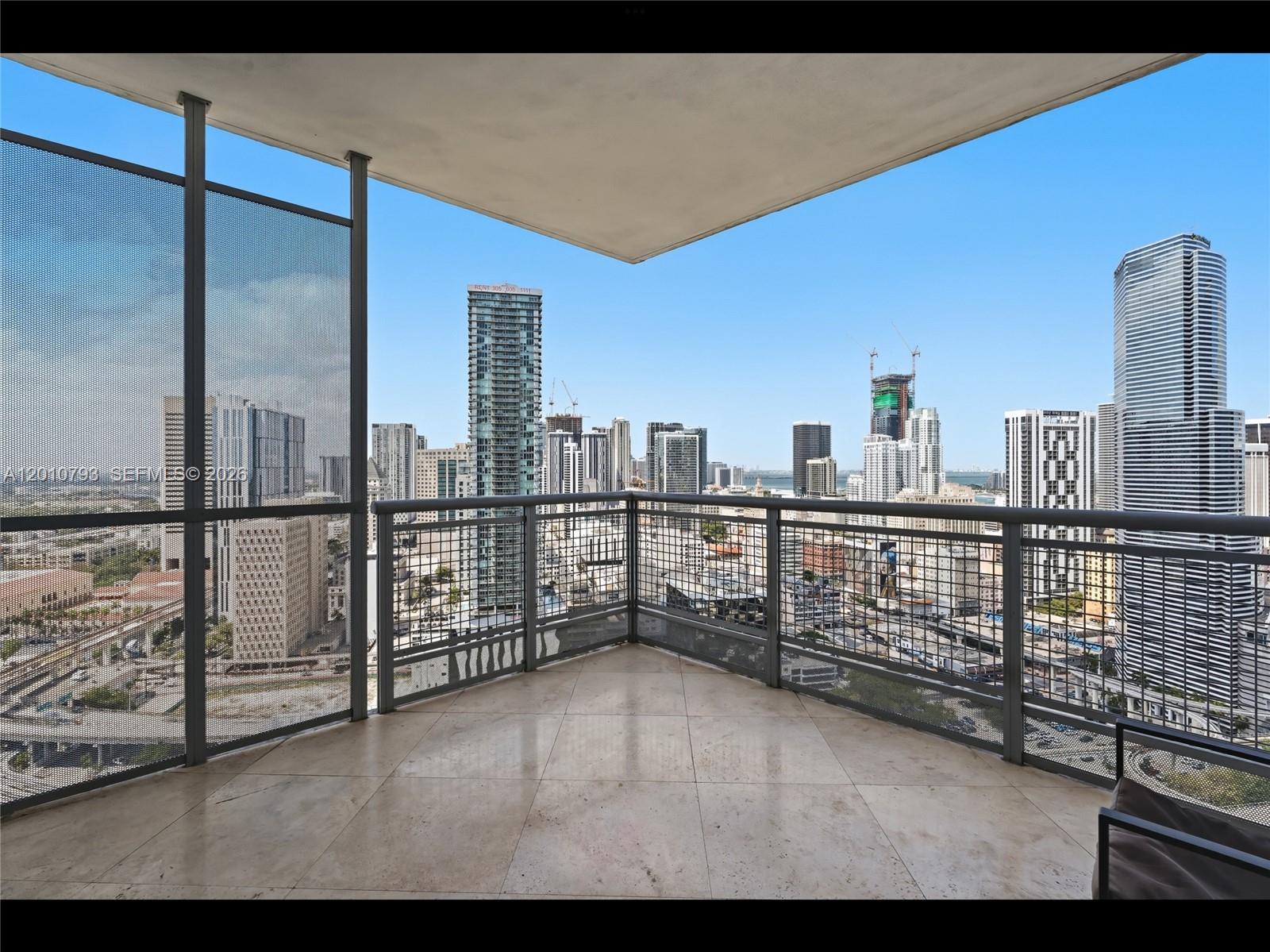 WIND CONDO - Residential