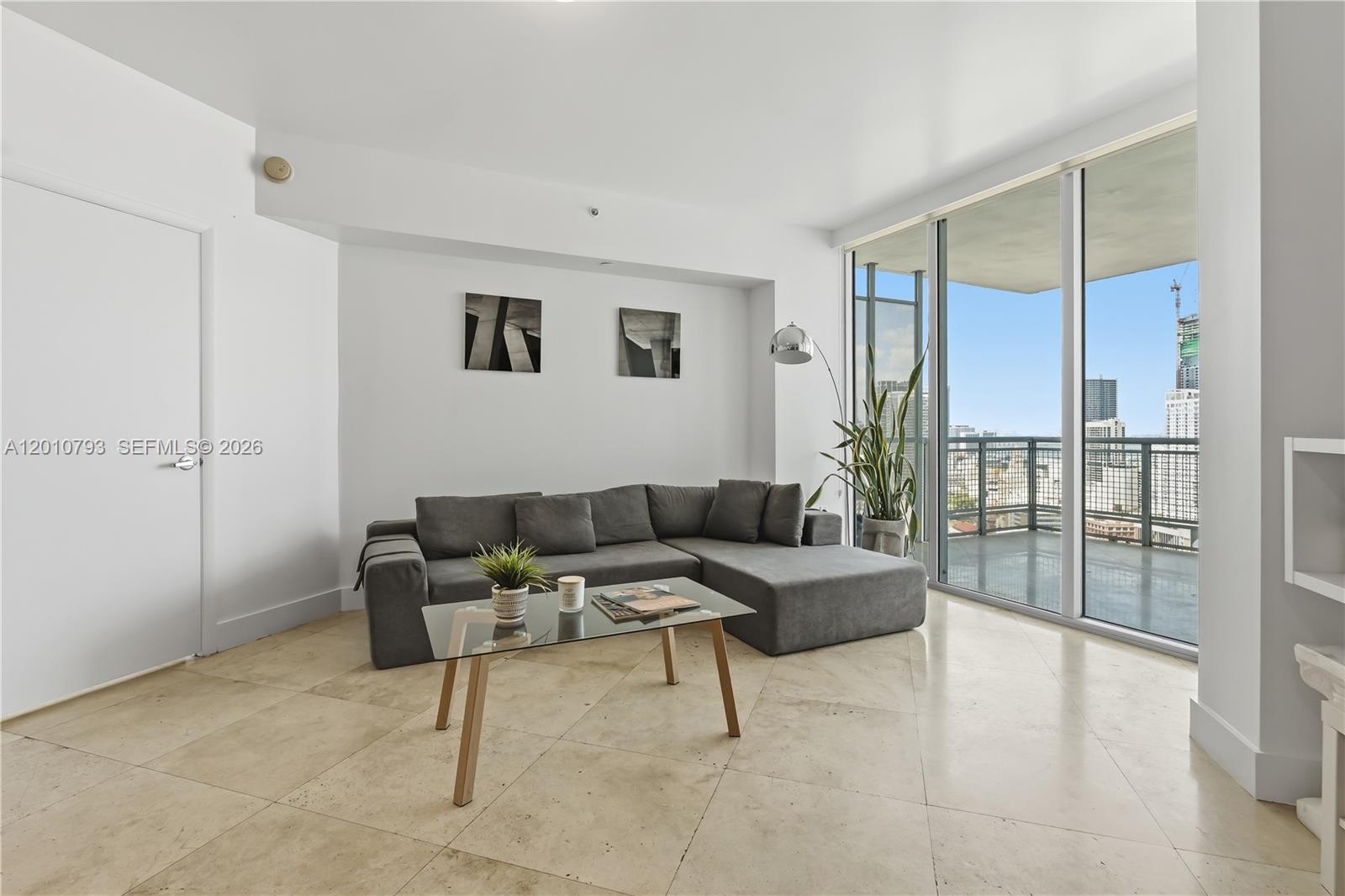 WIND CONDO - Residential