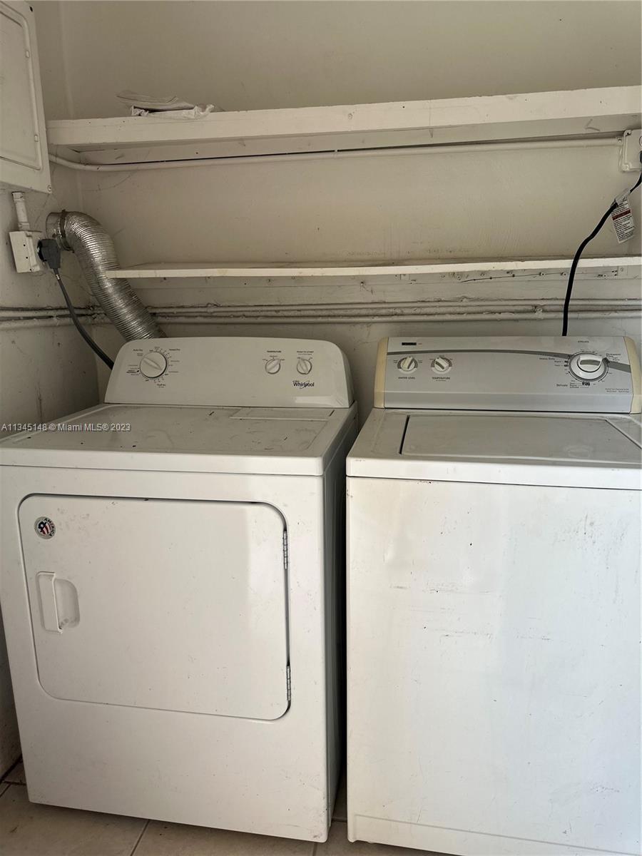 GOLD COAST TWIN VILLAS WE - Residential Lease