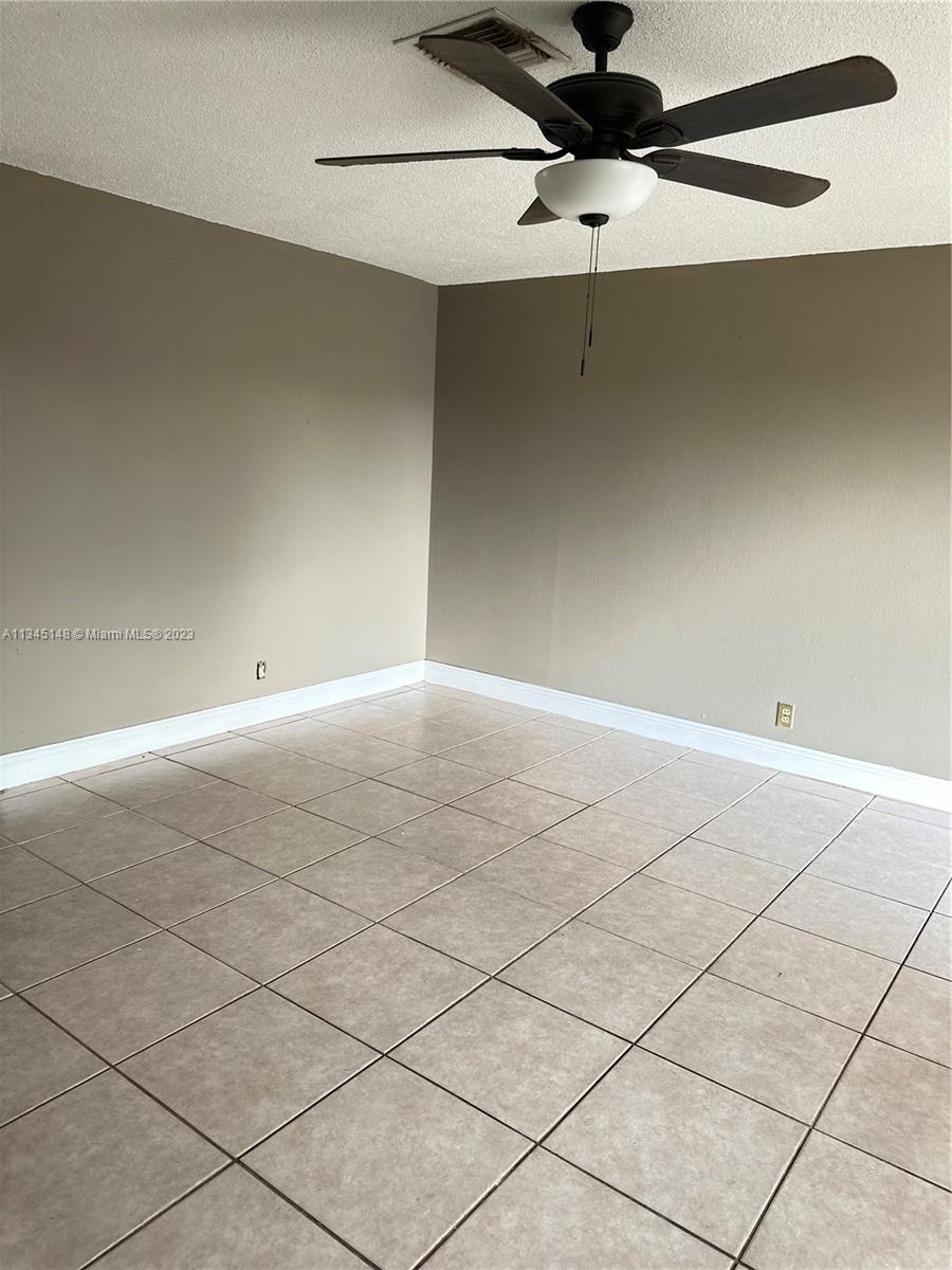 GOLD COAST TWIN VILLAS WE - Residential Lease