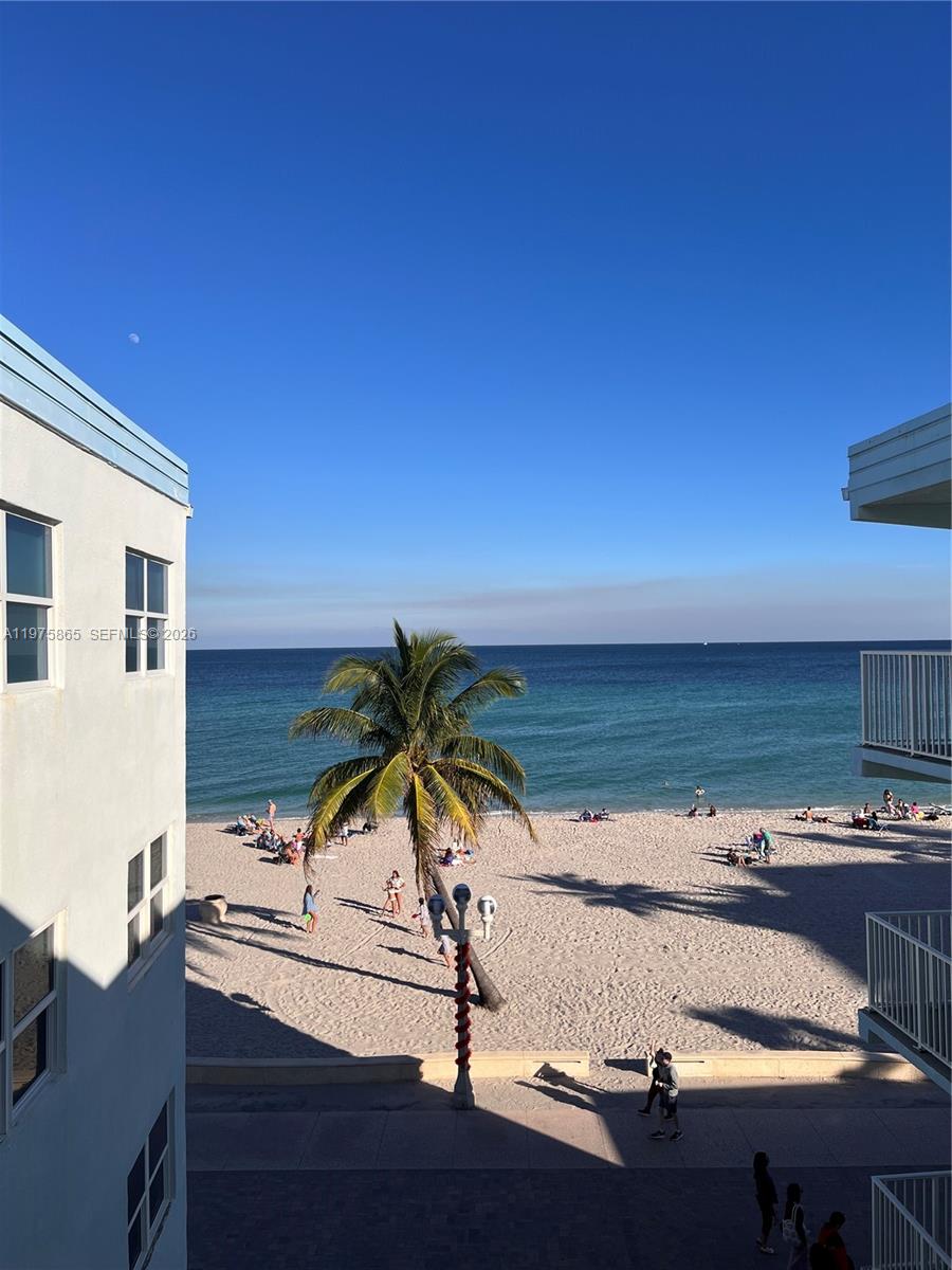 IMPERIAL WESTBURY CO-OP - Residential