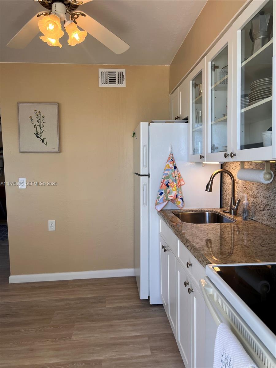 IMPERIAL WESTBURY CO-OP - Residential