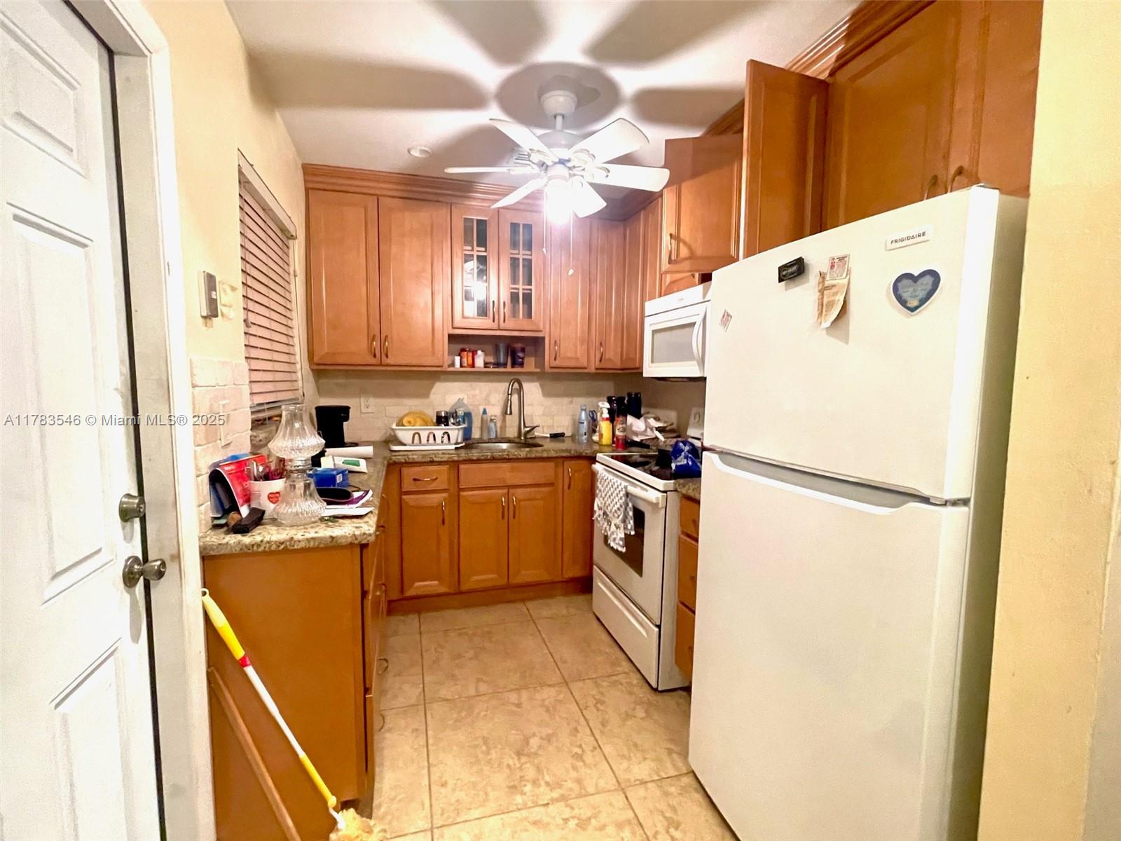 WESTWOOD LAKE 4TH ADDN - Residential