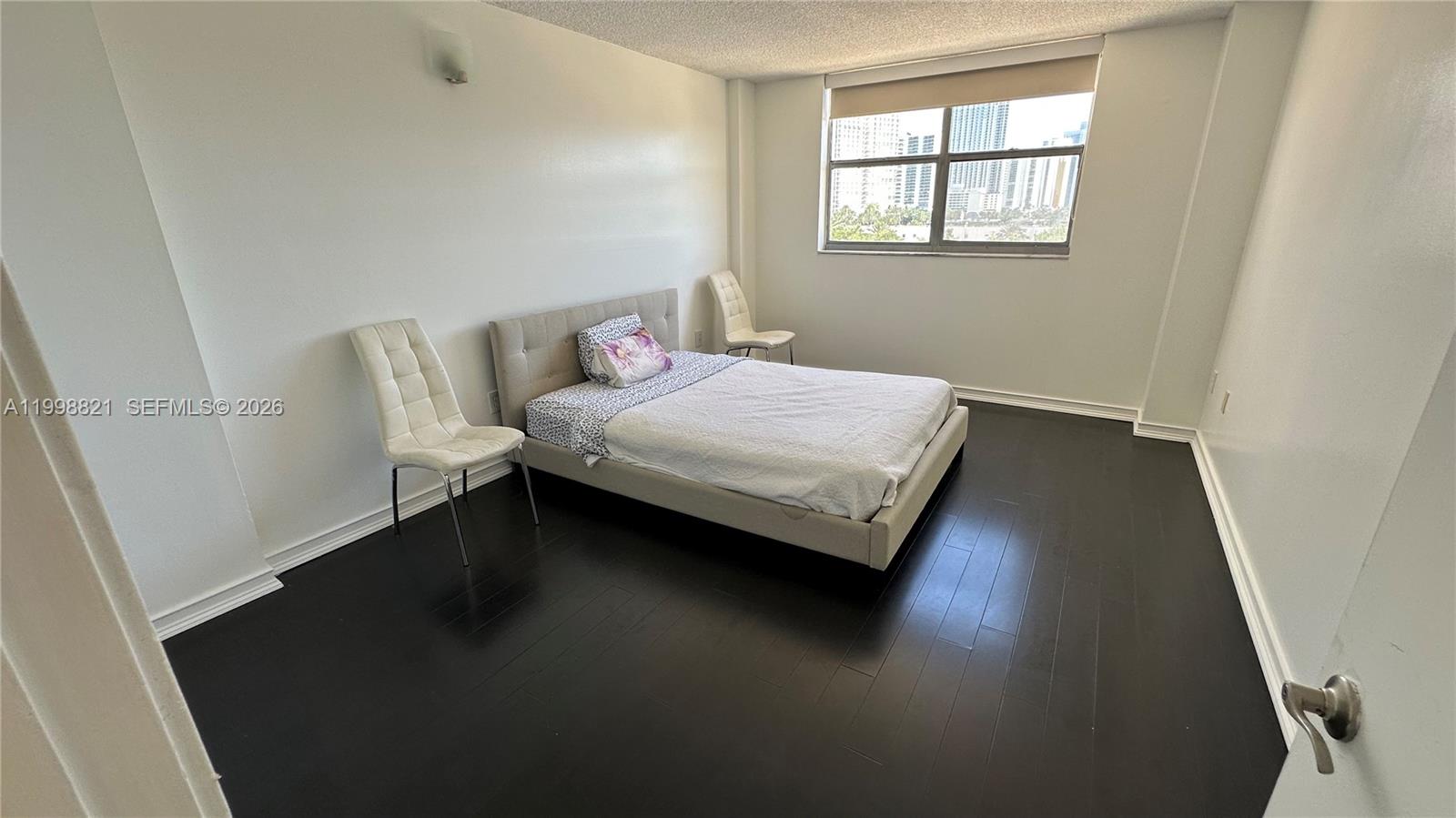WINSTON TOWERS 600 CONDO - Residential Lease
