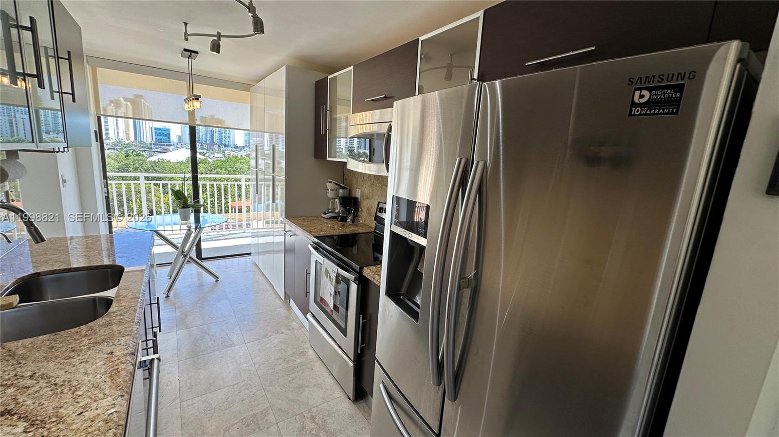 WINSTON TOWERS 600 CONDO - Residential Lease