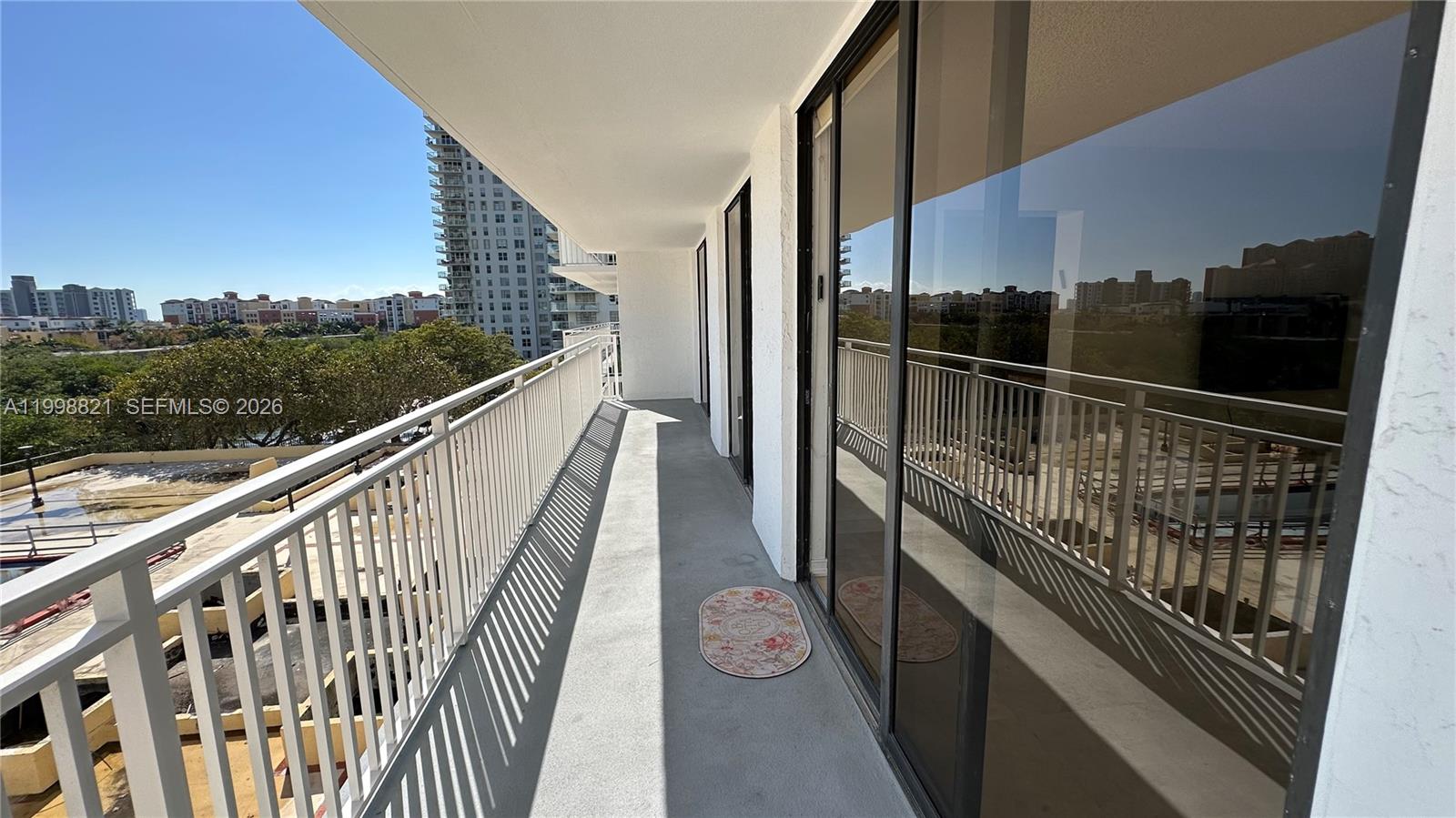 WINSTON TOWERS 600 CONDO - Residential Lease