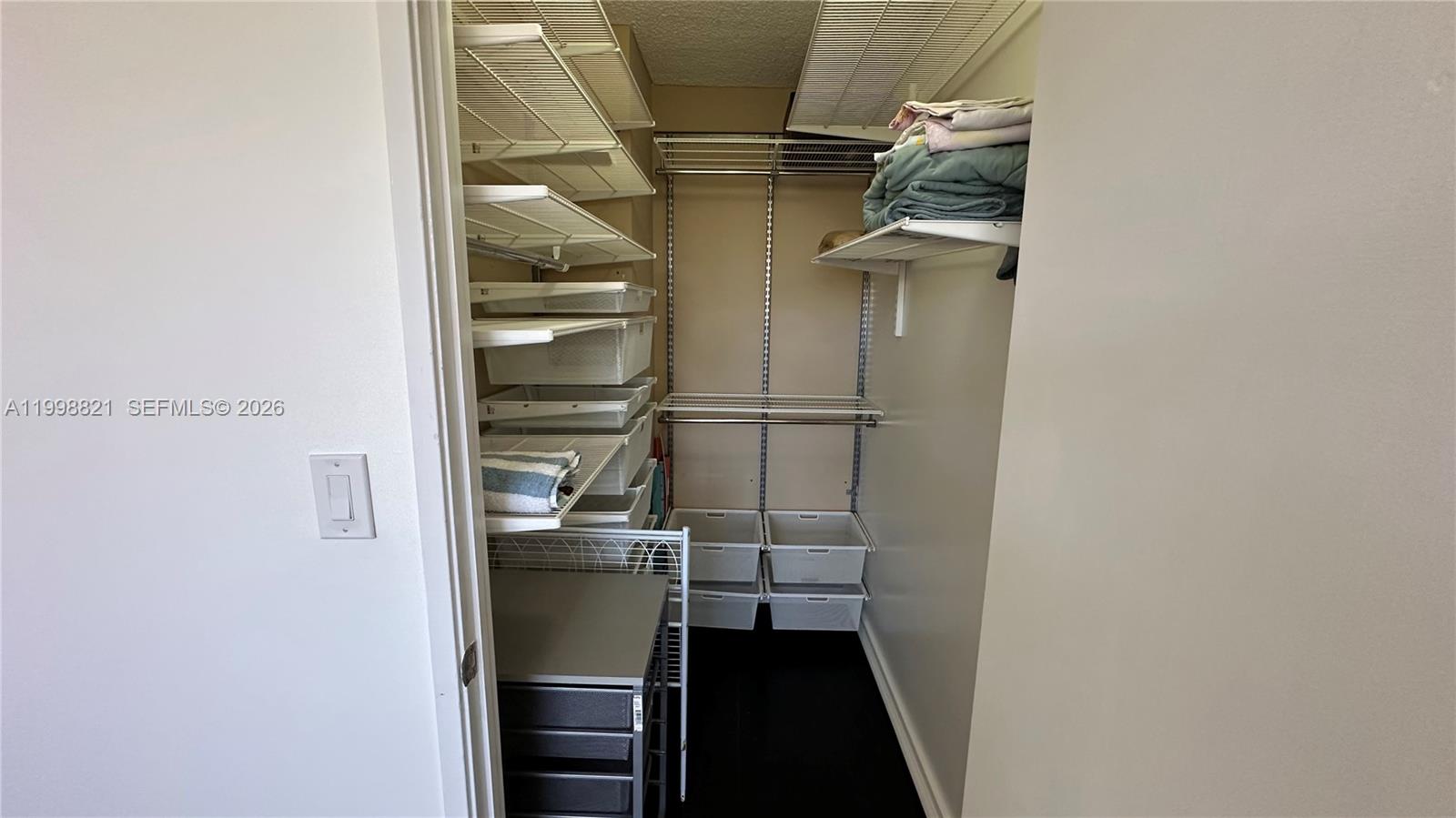 WINSTON TOWERS 600 CONDO - Residential Lease
