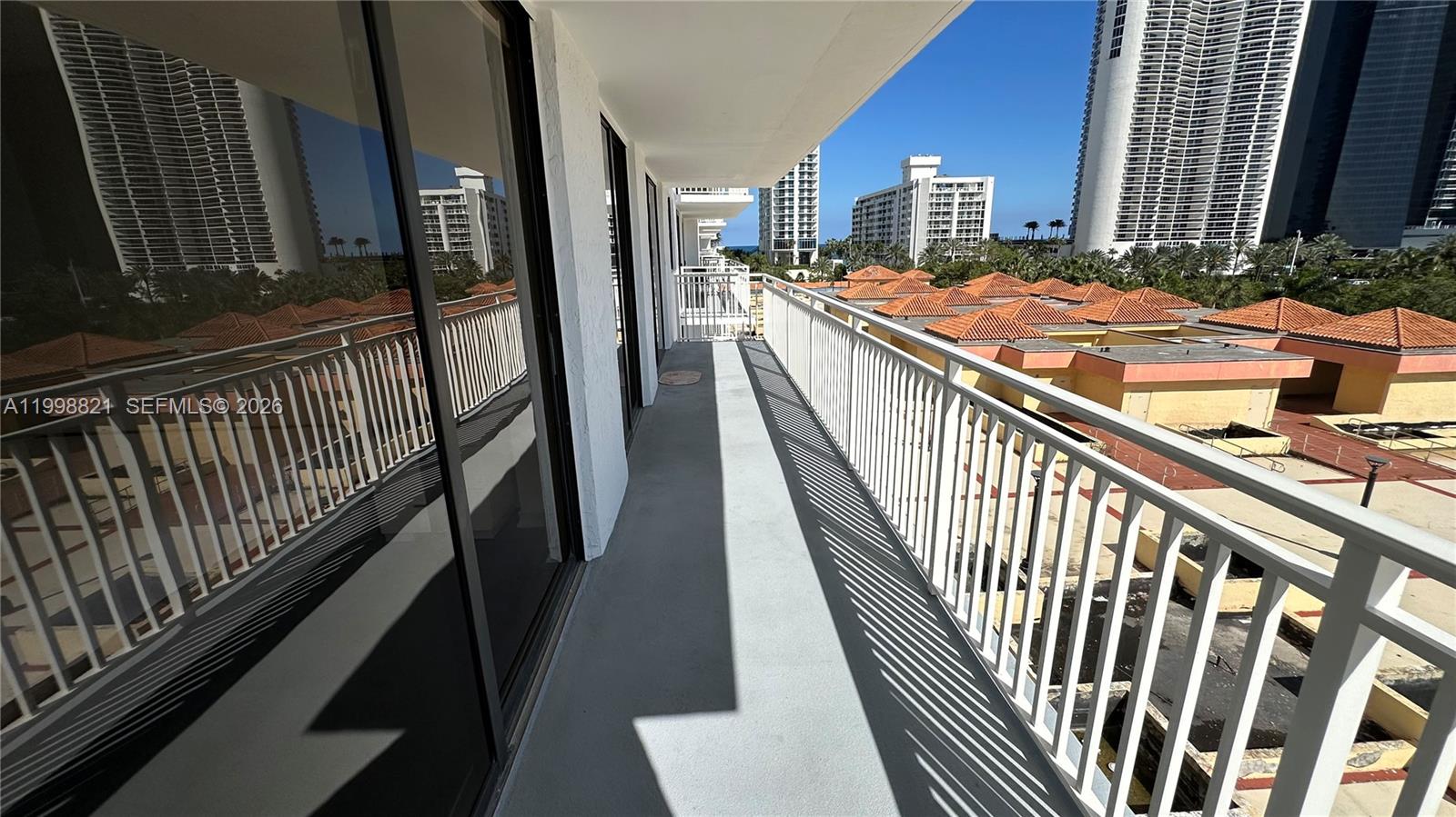 WINSTON TOWERS 600 CONDO - Residential Lease