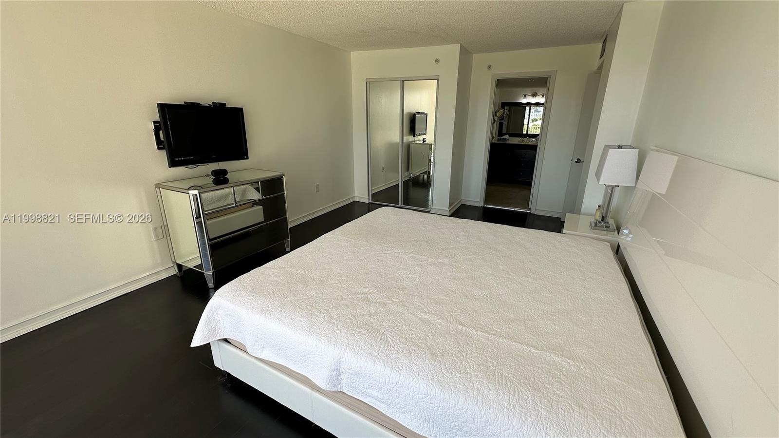 WINSTON TOWERS 600 CONDO - Residential Lease