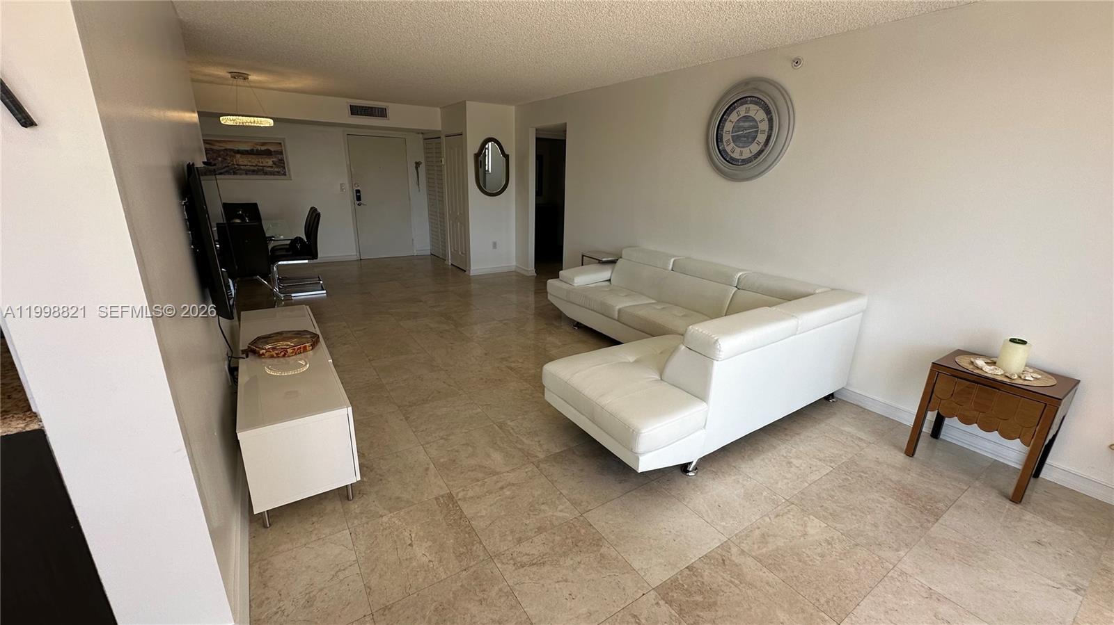 WINSTON TOWERS 600 CONDO - Residential Lease