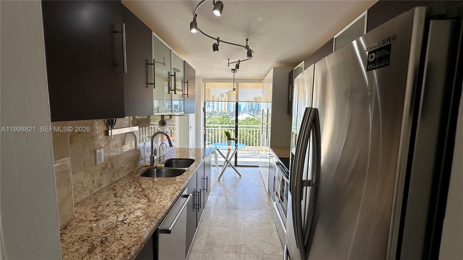 WINSTON TOWERS 600 CONDO - Residential Lease