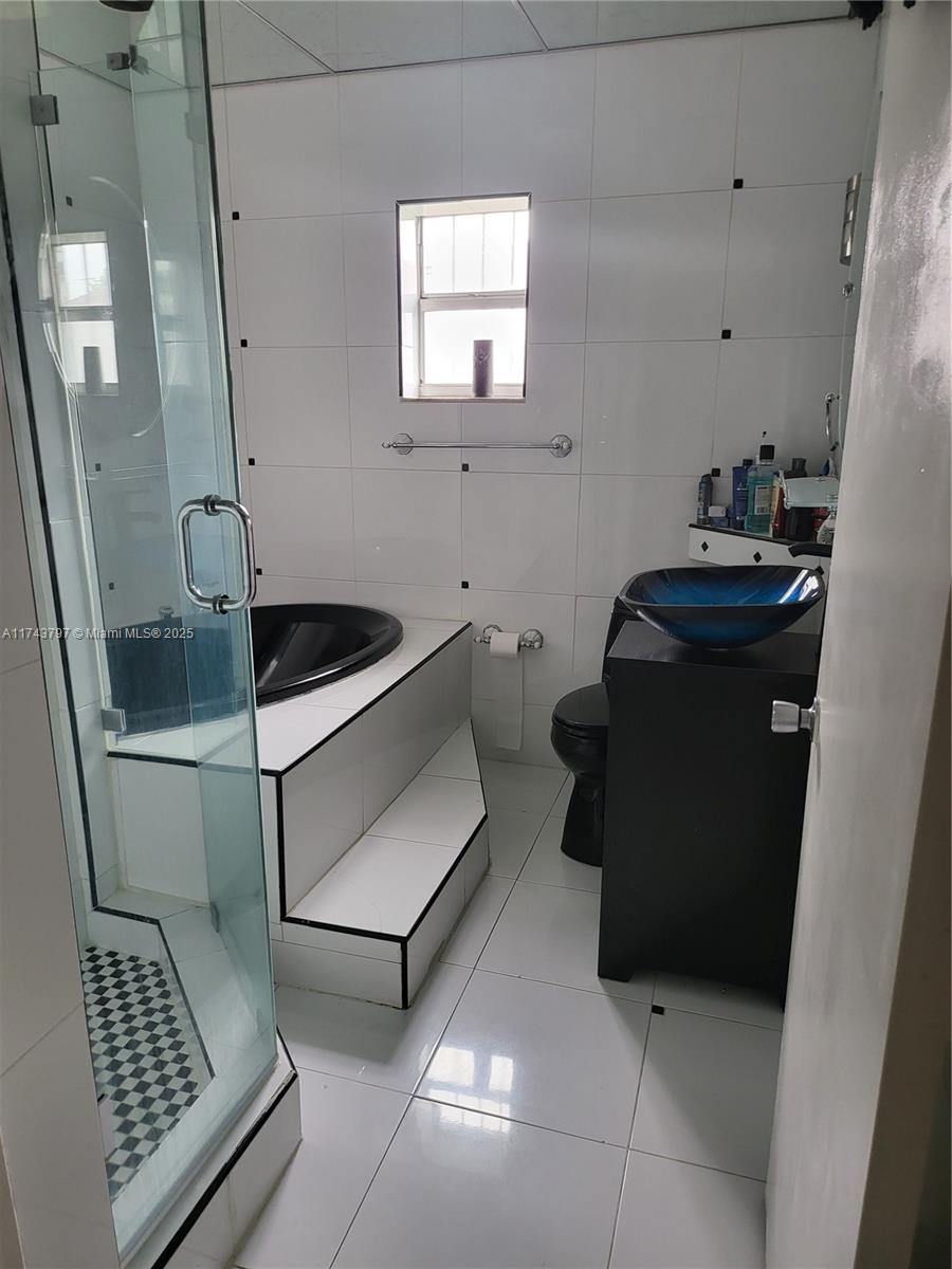 COUNTRY LAKE HOMES 2ND AD - Residential