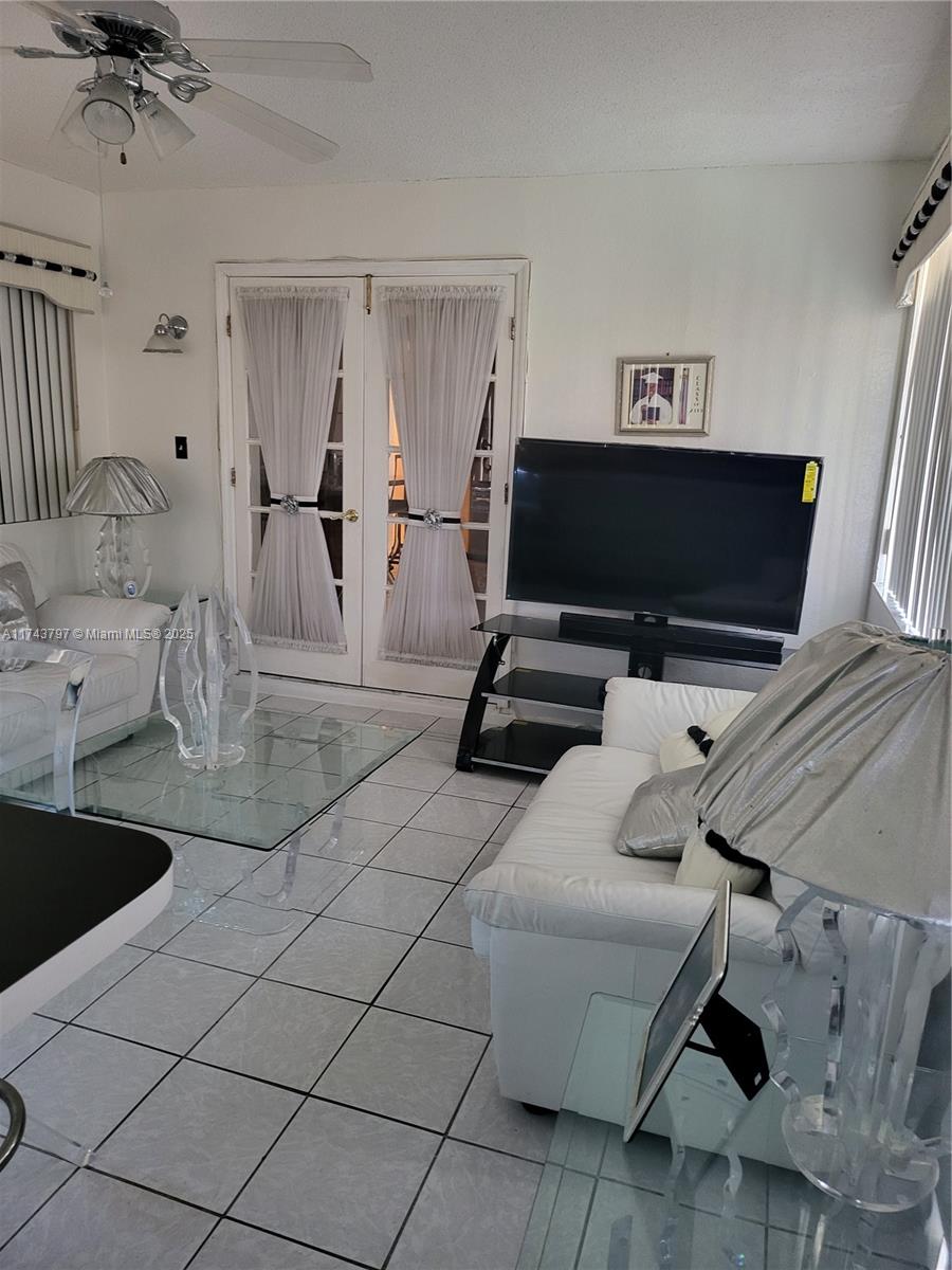 COUNTRY LAKE HOMES 2ND AD - Residential