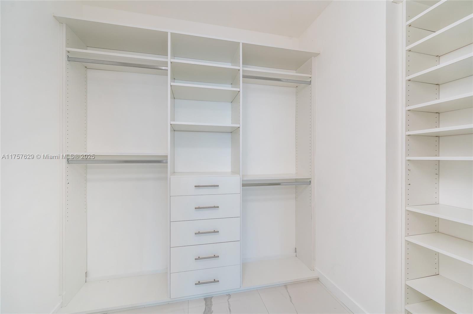 GRAN PARAISO CONDO - Residential
