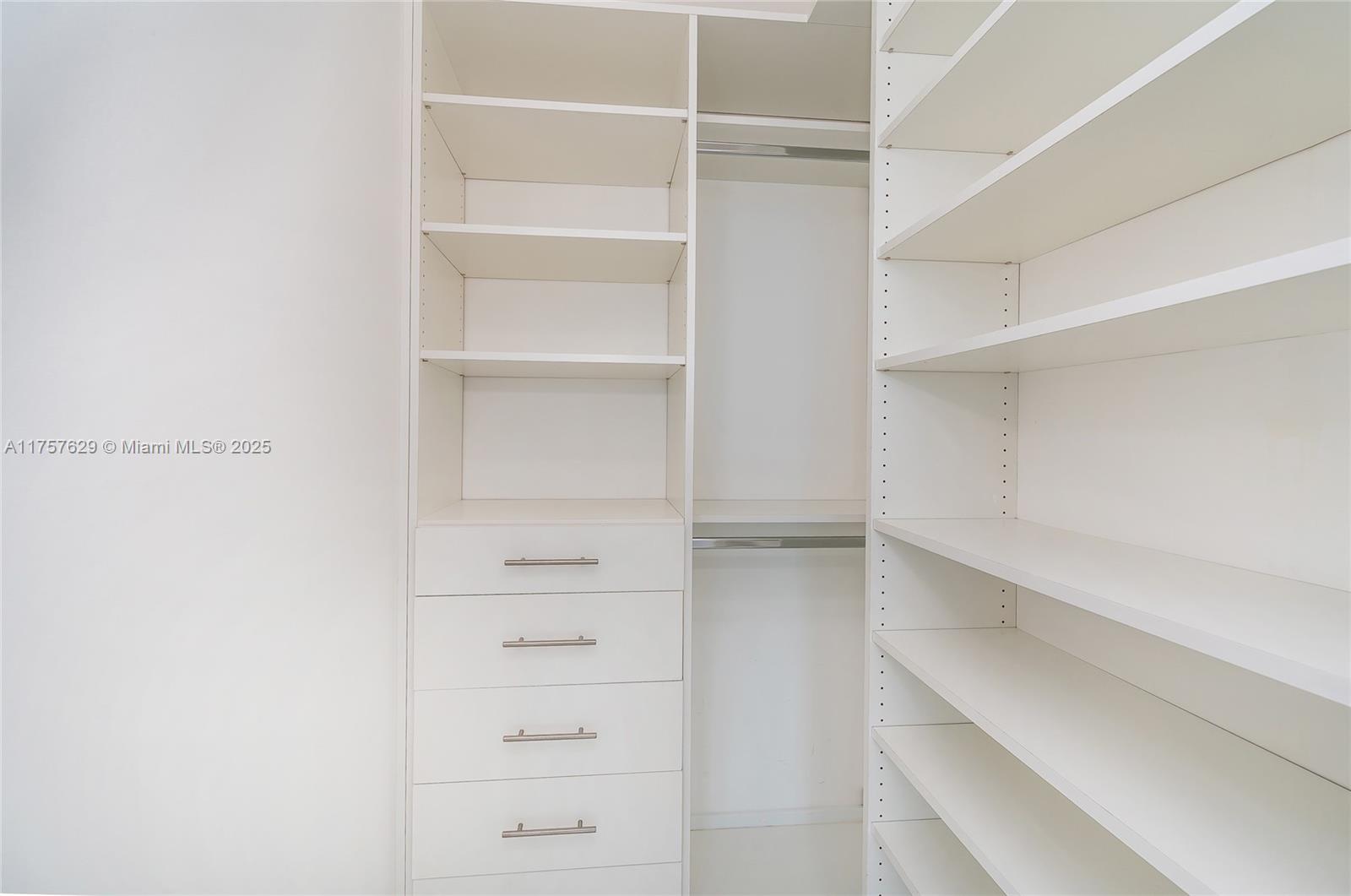 GRAN PARAISO CONDO - Residential