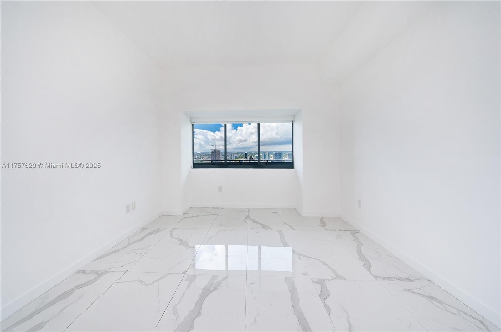 GRAN PARAISO CONDO - Residential