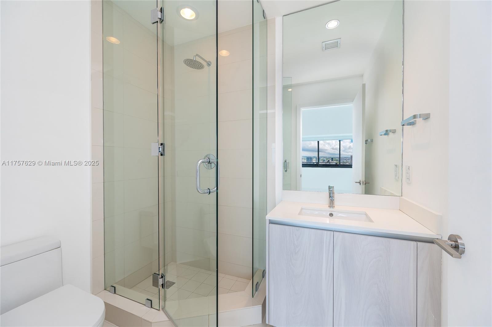 GRAN PARAISO CONDO - Residential