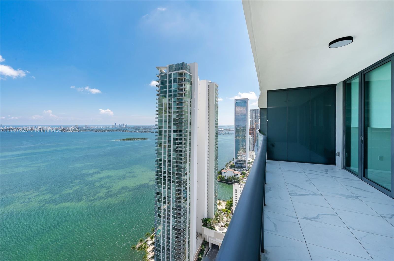 GRAN PARAISO CONDO - Residential