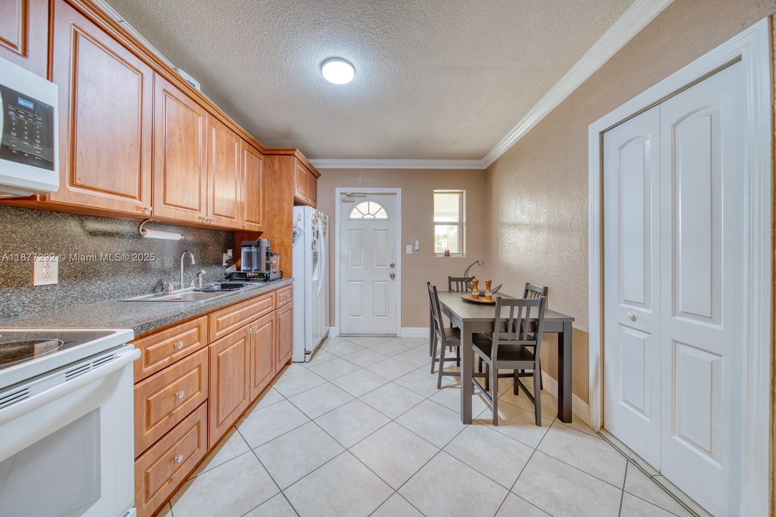 INGLESIDE PARK - Residential