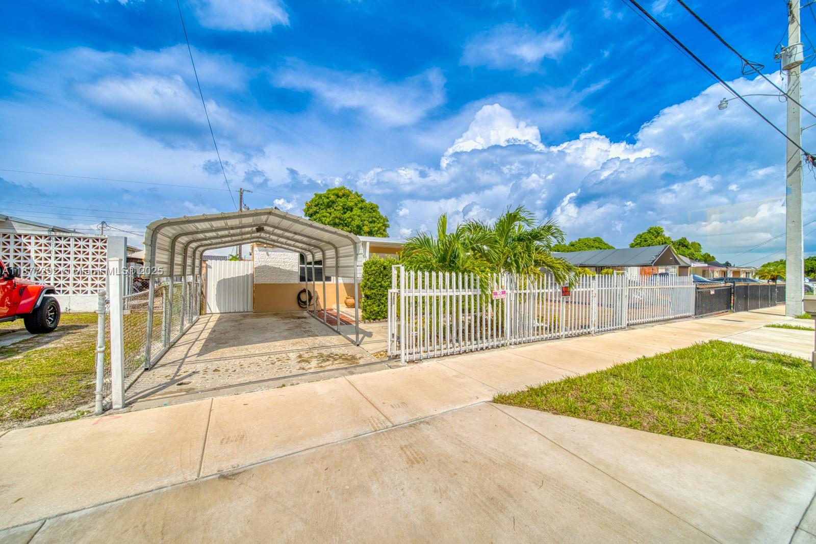 INGLESIDE PARK - Residential