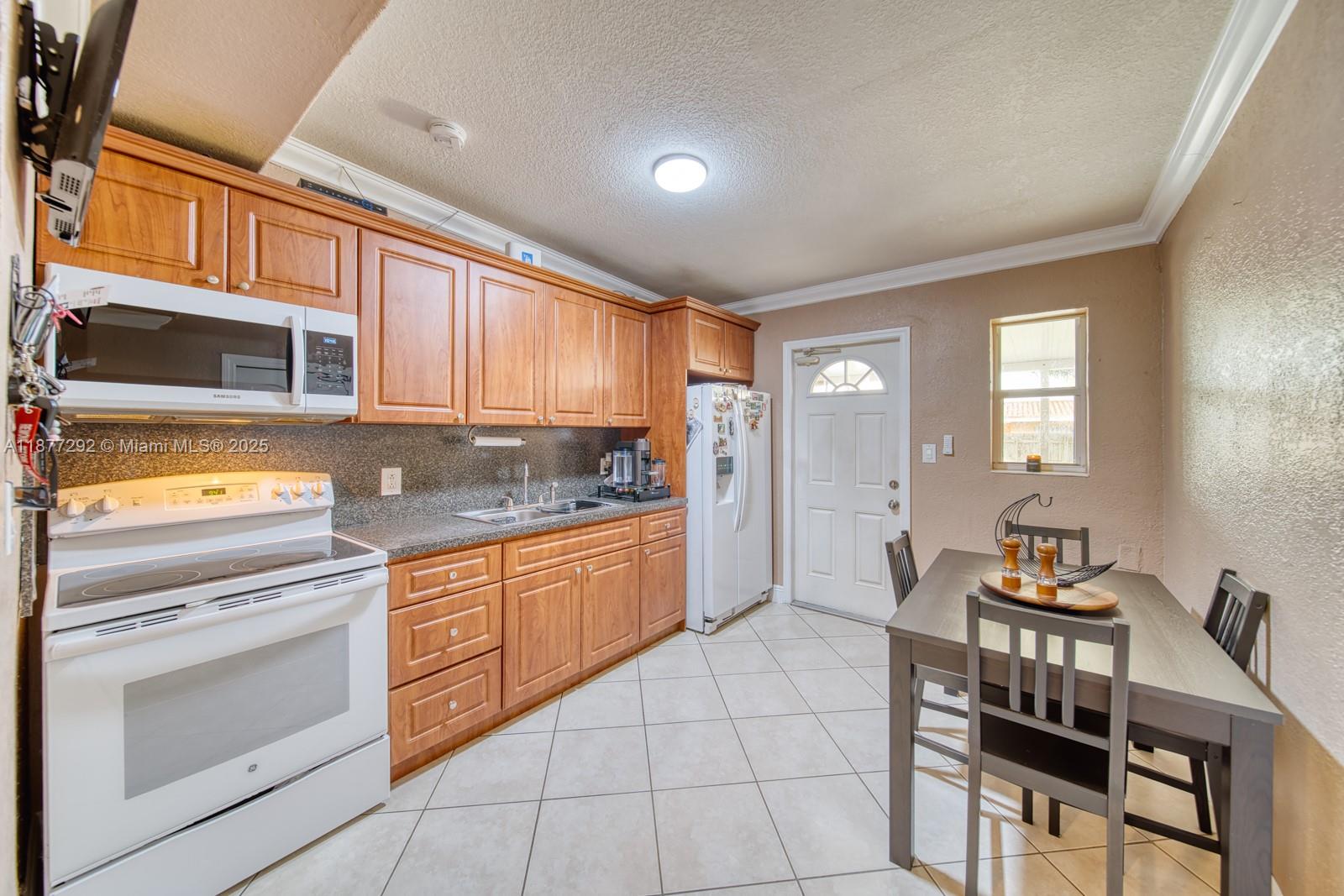 INGLESIDE PARK - Residential