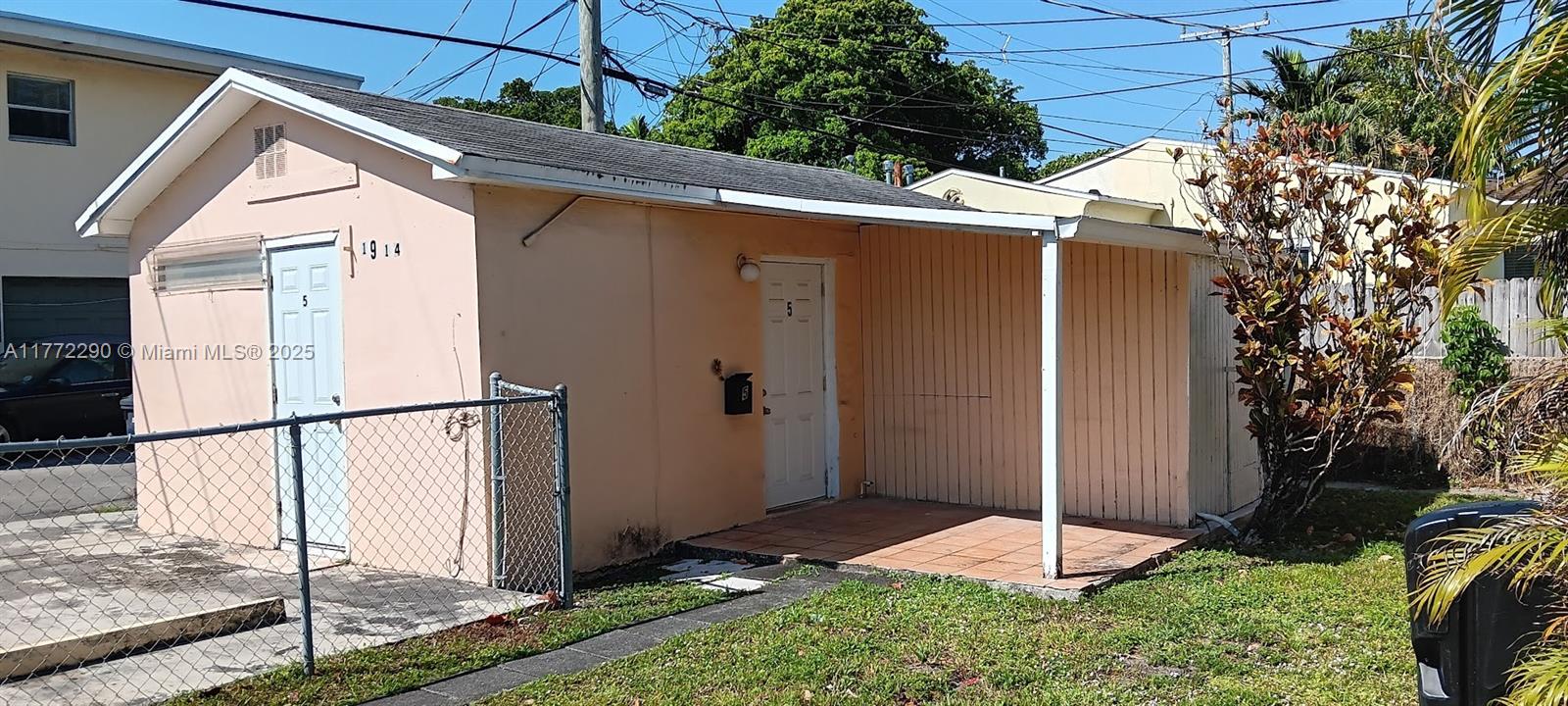 Rental Property at 1914 Adams St 5, Hollywood, Broward County, Florida - Bathrooms: 1  - $1,100 MO.