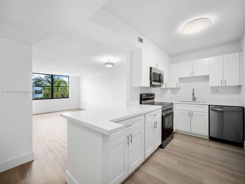 Condominium in Miami FL 10852 Kendall Dr Dr.jpg