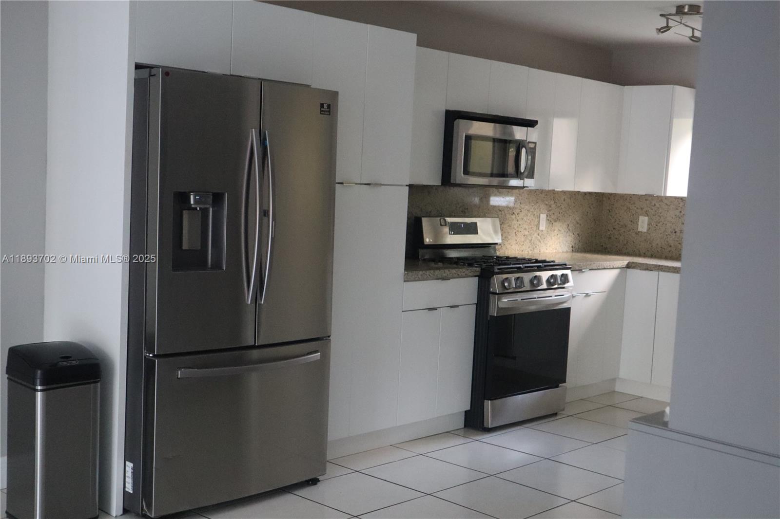 GATELAND RESIDENTIAL PLAT - Residential Lease