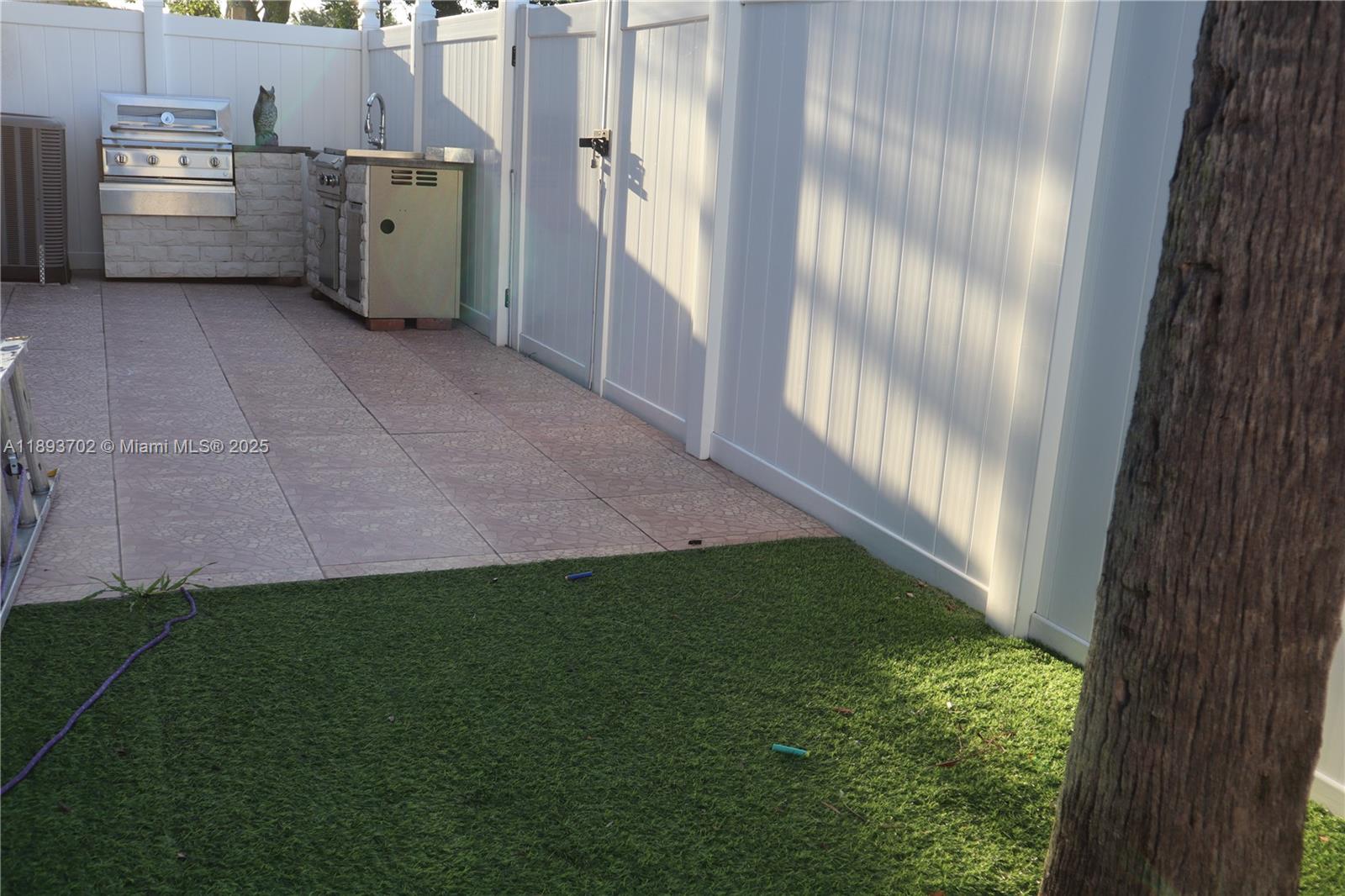 GATELAND RESIDENTIAL PLAT - Residential Lease