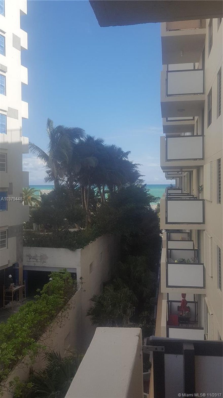 Wonderful 2/2 BEACH FRONT apartment in middle of South Beach. Recently renovated Georgian Condominium is on the intersection of Lincoln Road and the ocean. Everything you want is within walking distance - the beach, Lincoln Road, Ocean Drive, Espanola, New World Symphony, etc. Parking, cable, and water is included. The building has complimentary beach chair & umbrella service, 24-hour security, a gym, a sauna, a game room, a pool, and sun bathing area.