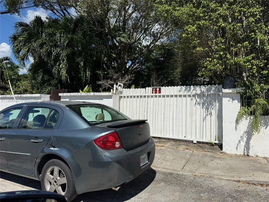 PRE-FORECLOSURE OPPORTUNITY! Best price in the area!! Property being sold "site unseen". No interior access or showings permitted. Buyers to complete their due diligence within the inspection period, including lien search. Sale is AS-IS. CASH ONLY SALE.