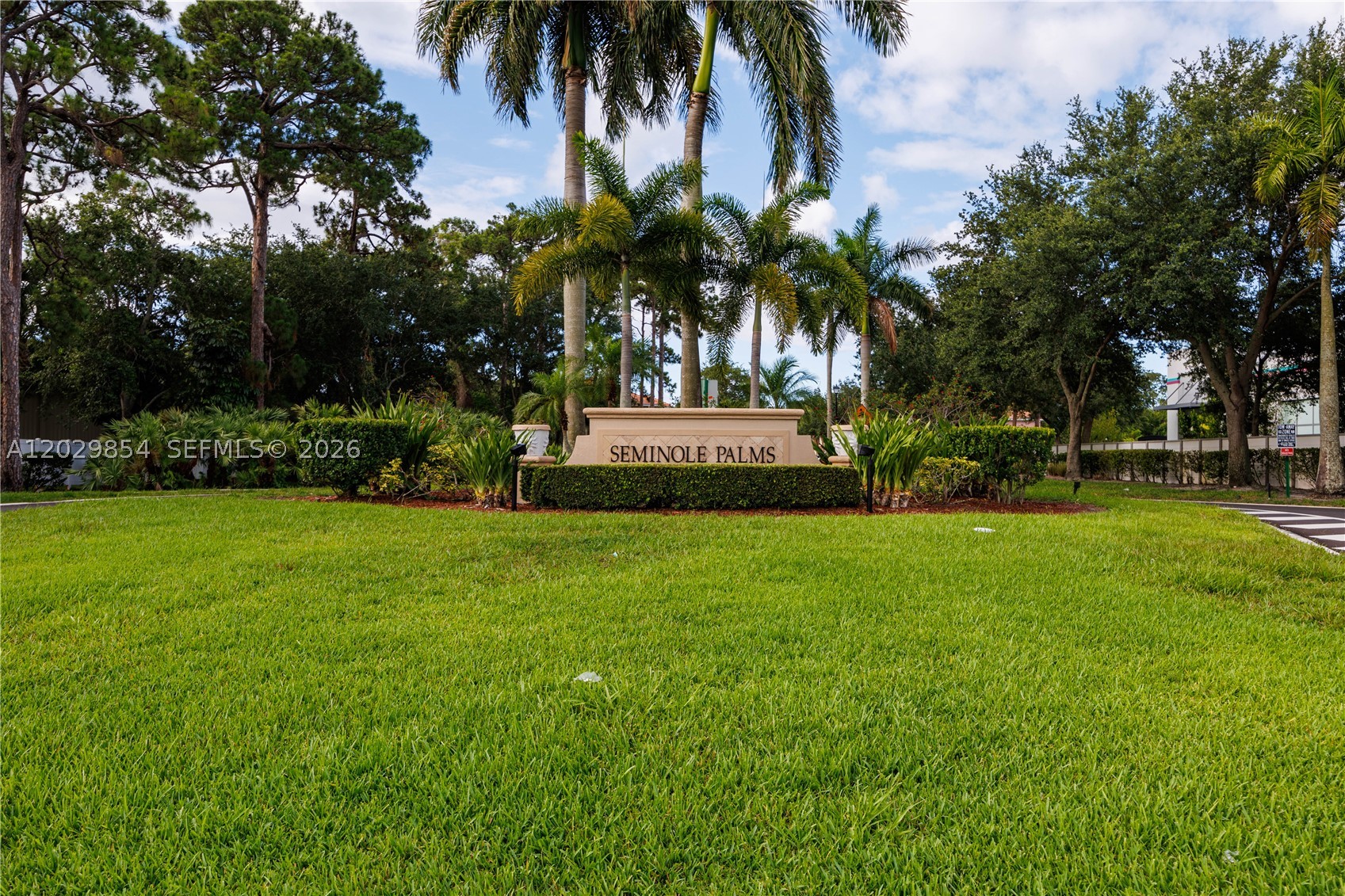 1606 Seminole Palms Dr - Image 1