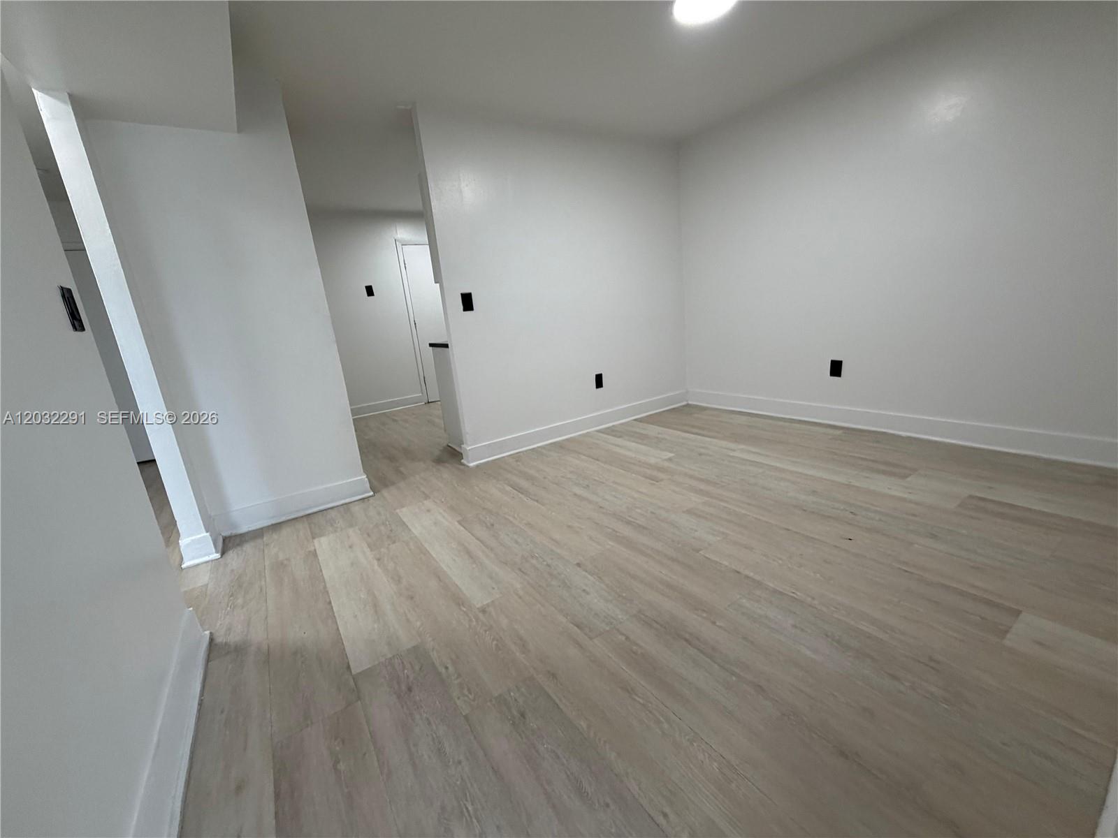 12215 W Dixie Hwy 206