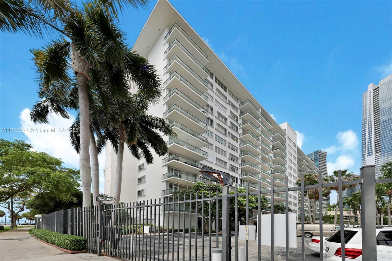 1408 Brickell Bay Dr 1114