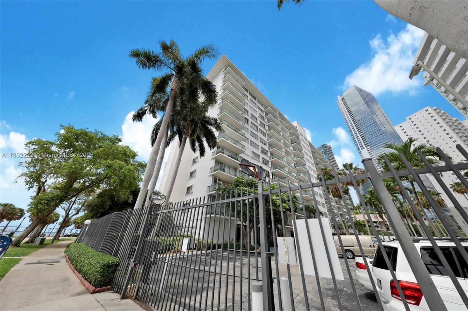 BRICKELL BAY TOWER CONDO - Residential Lease