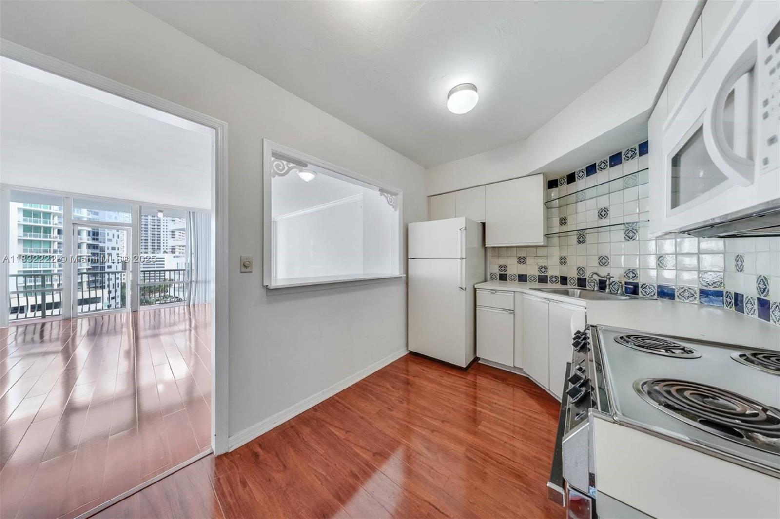 BRICKELL BAY TOWER CONDO - Residential Lease