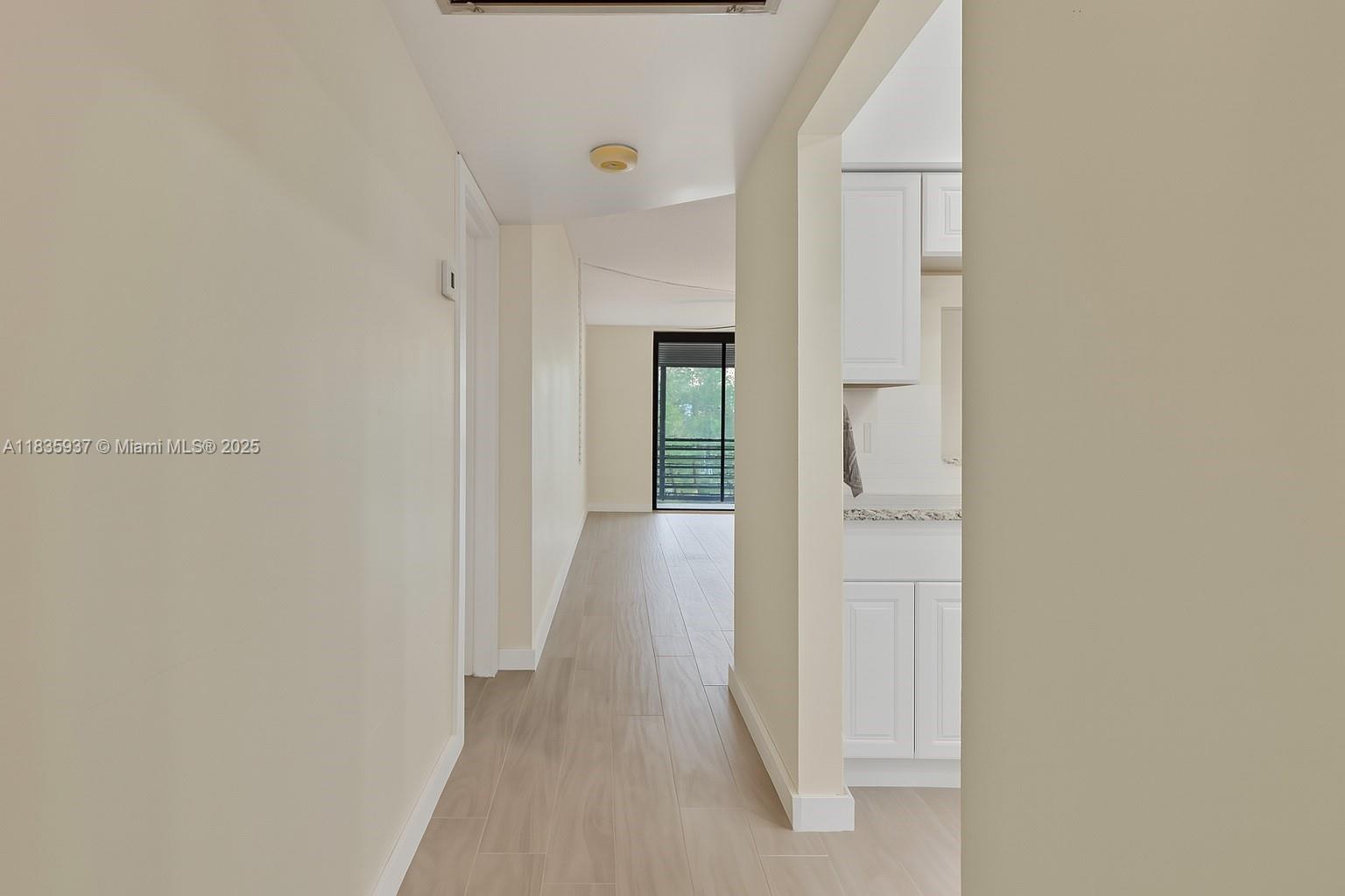 1001 Colony Point Cir 419, Pembroke Pines, FL, 33026/$209,000 4 1001 Colony Point Cir 419