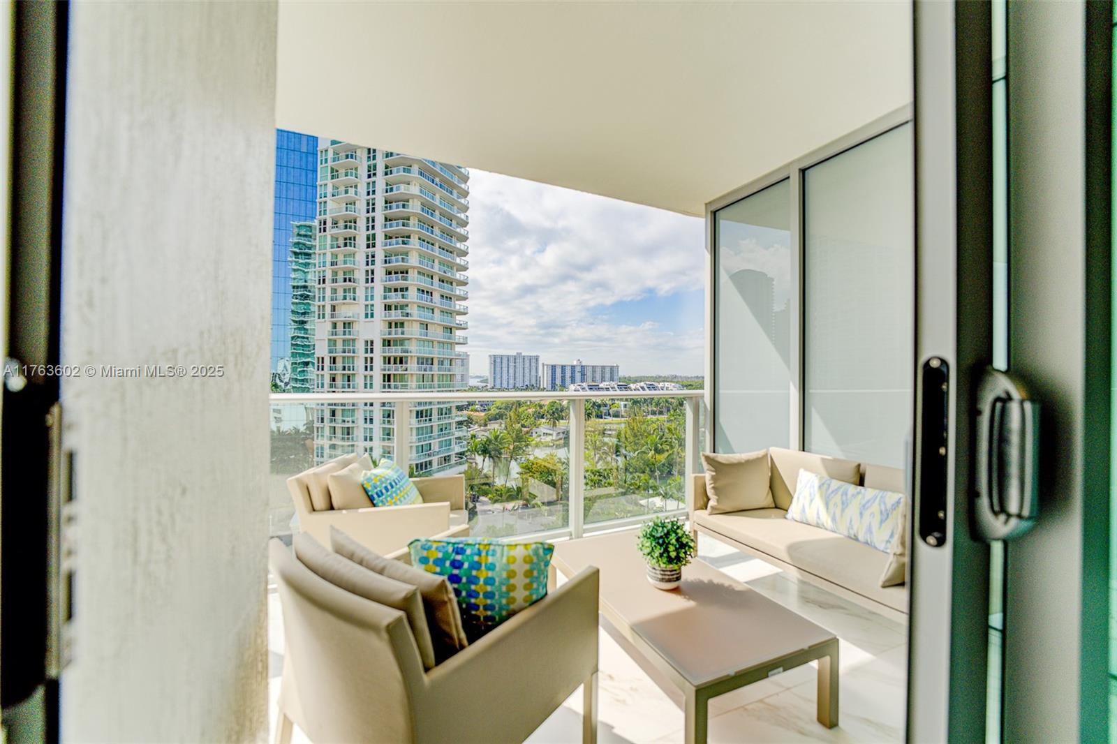 PARQUE TOWERS CONDO - Residential
