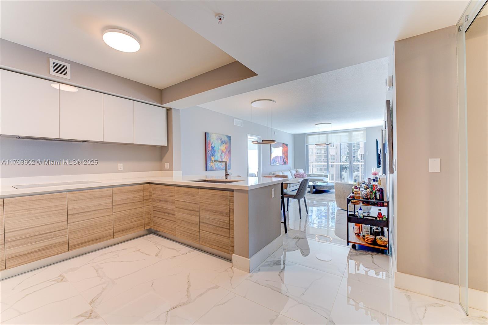 PARQUE TOWERS CONDO - Residential