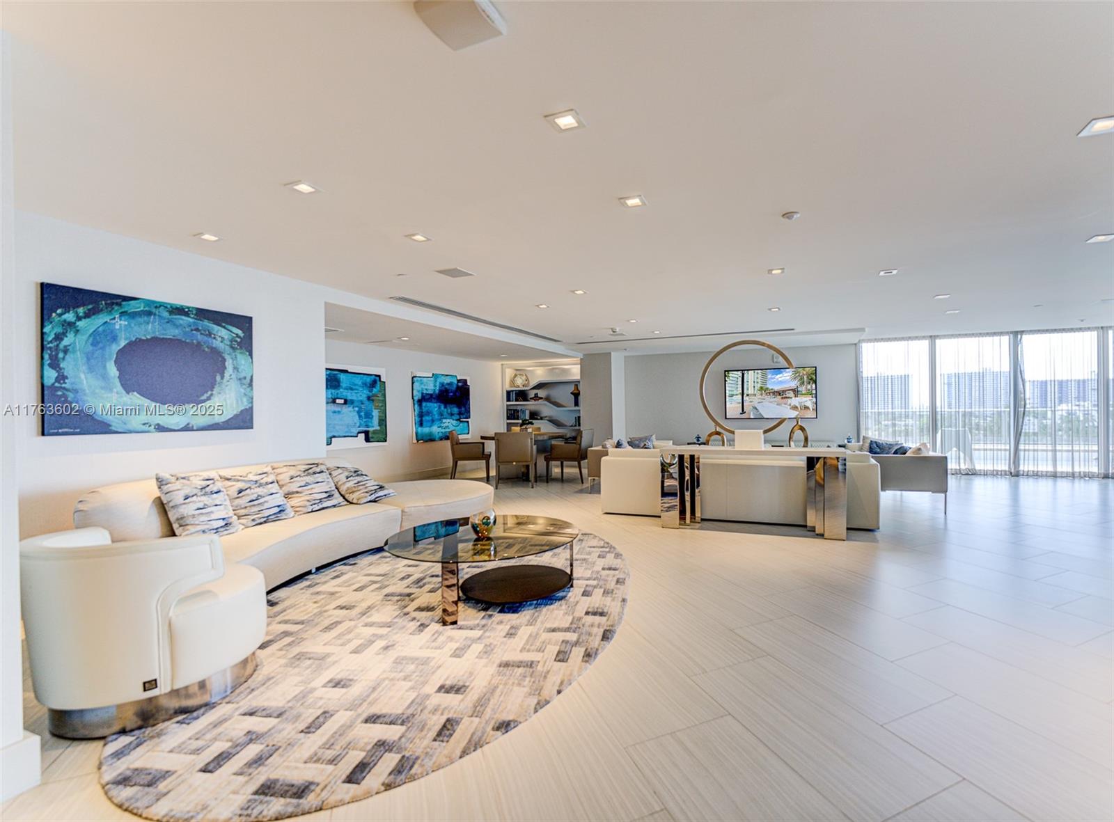 PARQUE TOWERS CONDO - Residential