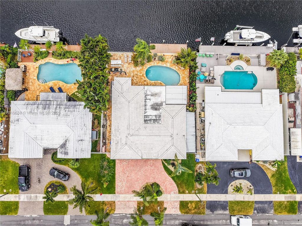 Photo of 281 SE 3rd Ct, Pompano Beach, FL 33060 (MLS # A11910688)