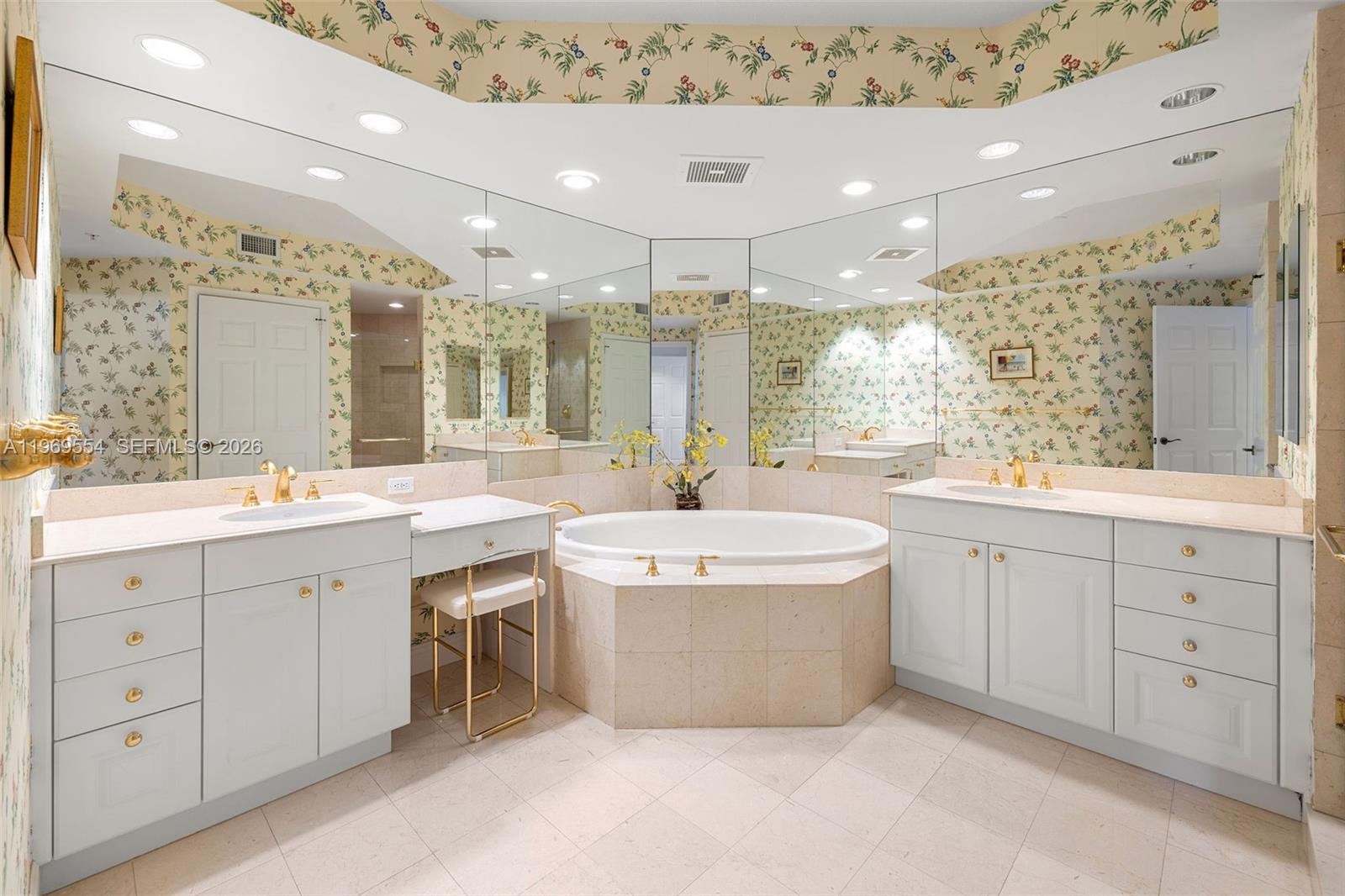 VERONA AT DEERING BAY CON - Residential