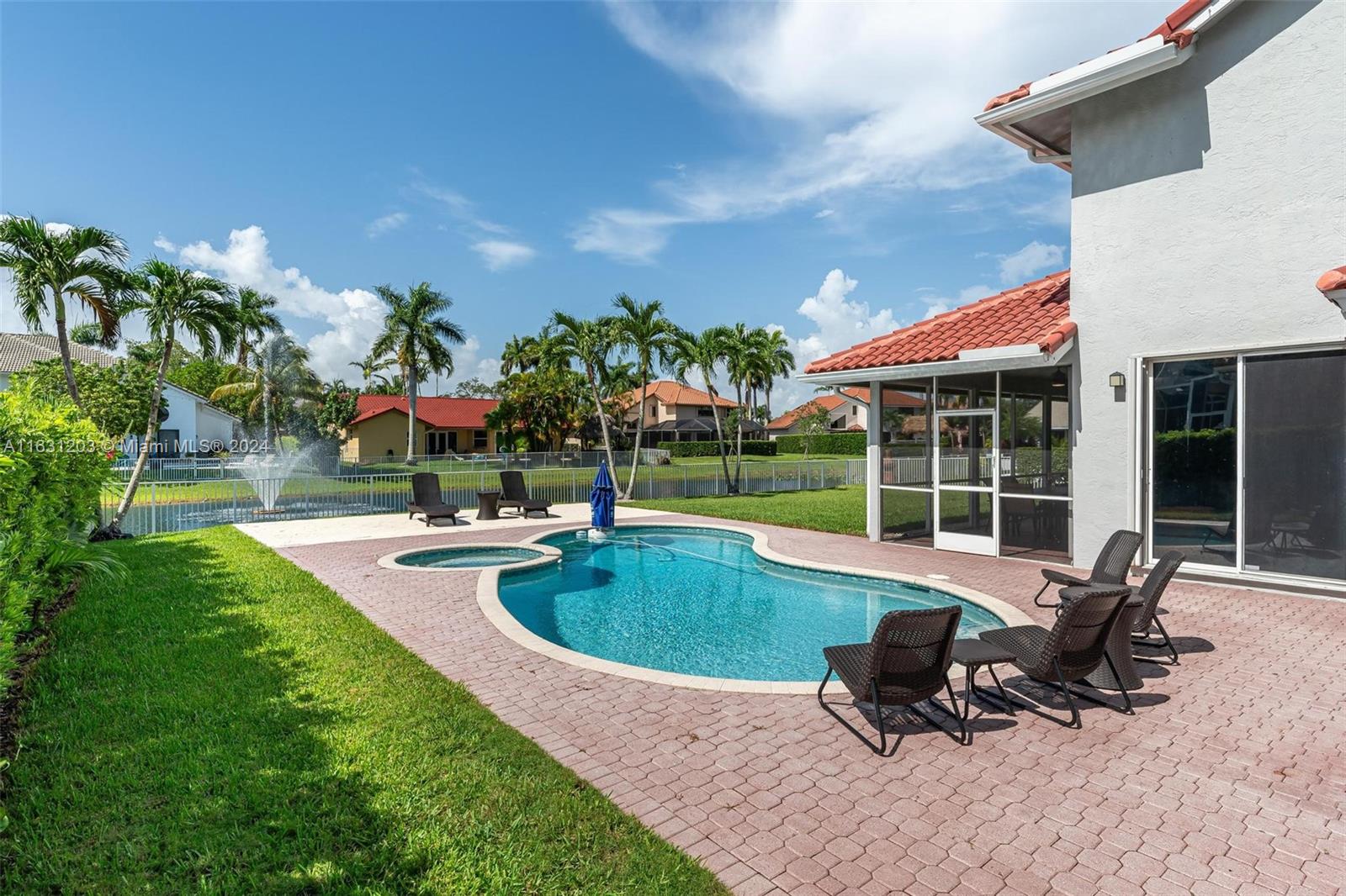 SILVER LAKES - Residential