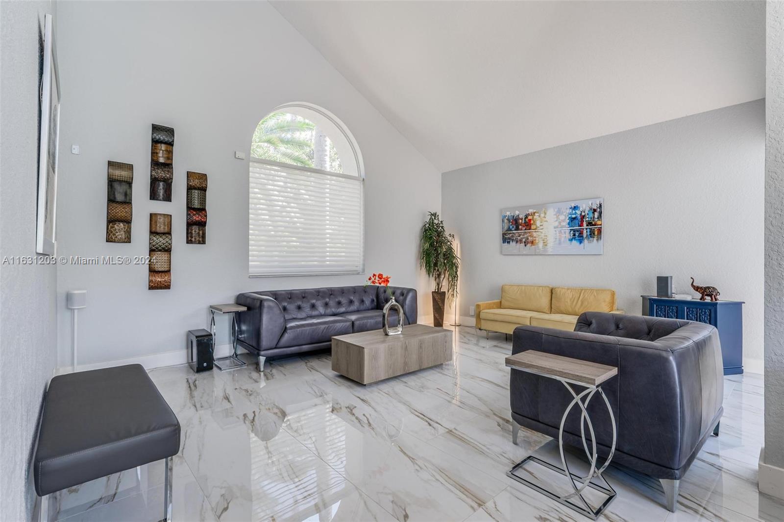 SILVER LAKES - Residential
