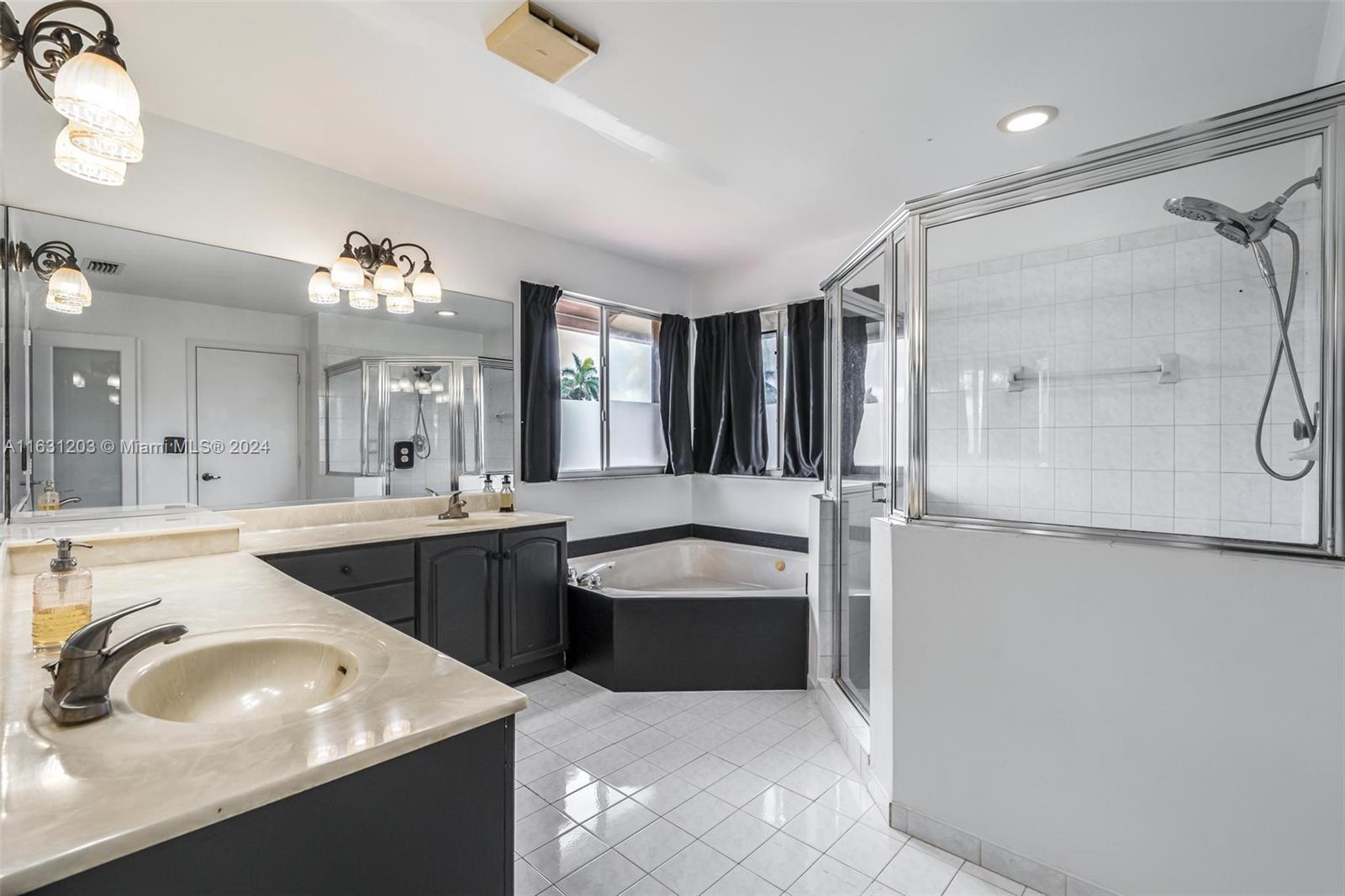 SILVER LAKES - Residential