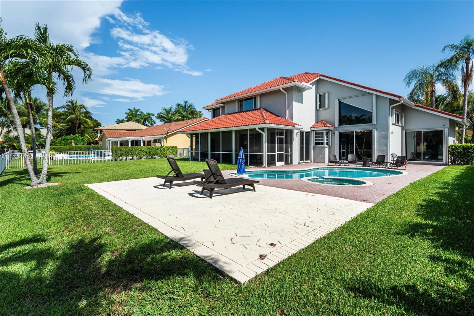 SILVER LAKES - Residential