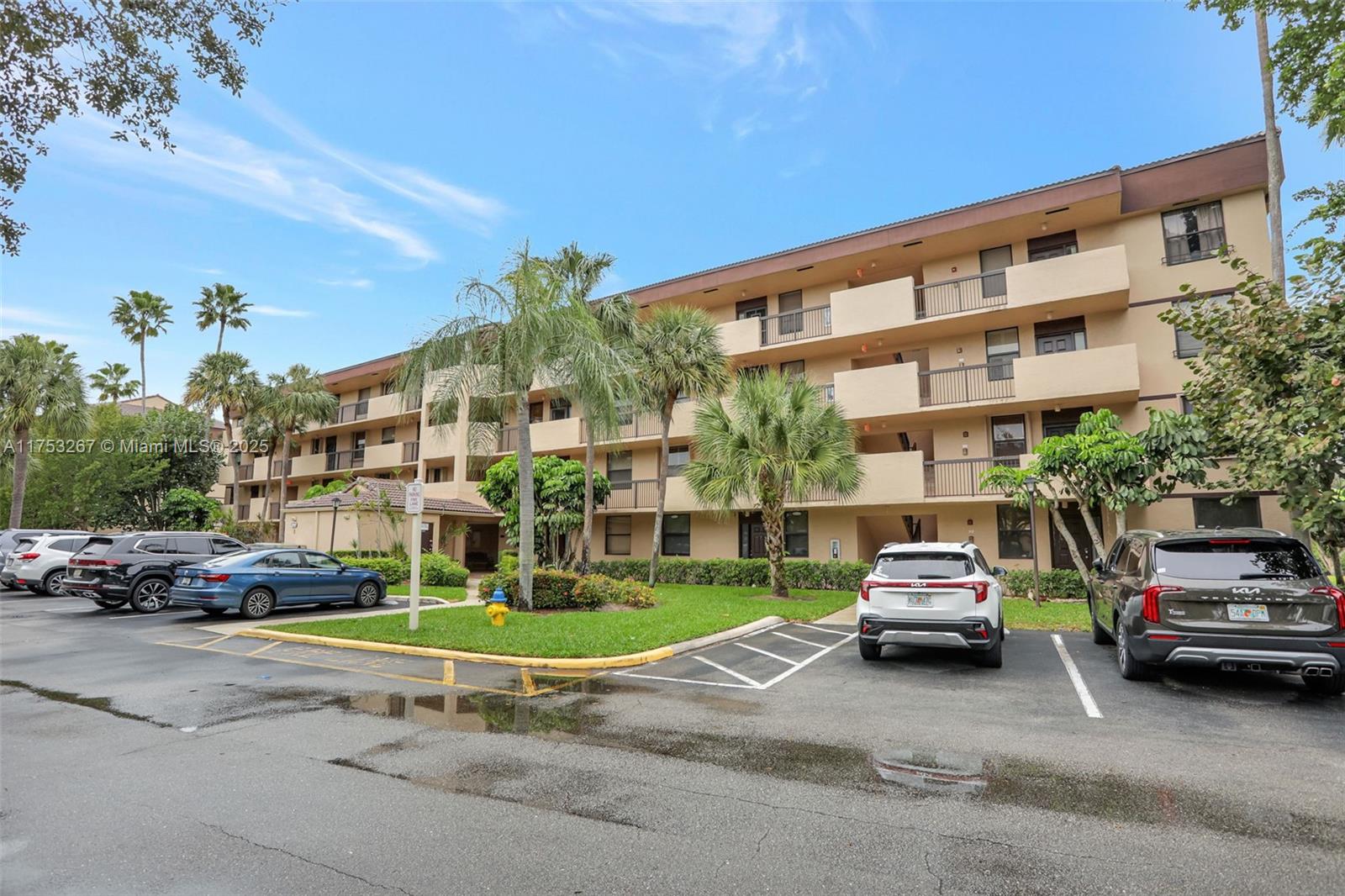 2660 N Carambola Cir N 305