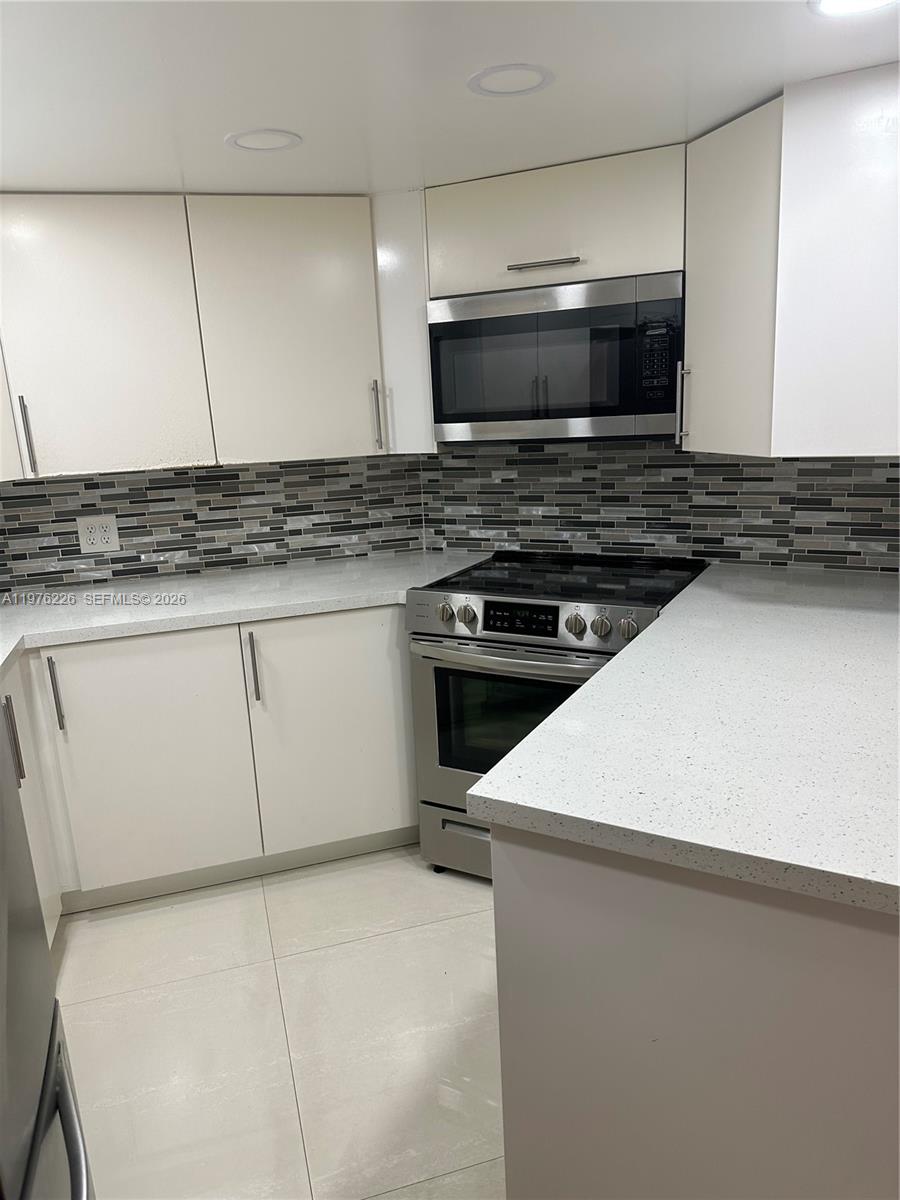 LAS VISTAS AT DORAL CONDO - Residential Lease