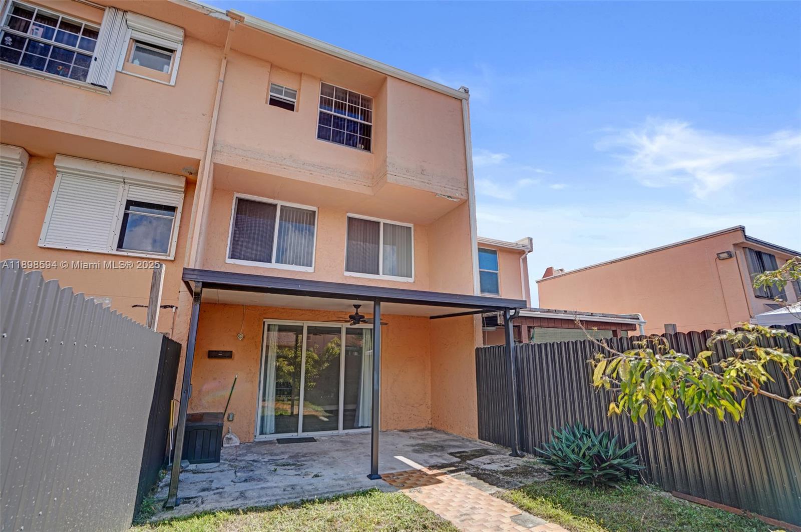 MANGO HILL CONDO NO 2 - Residential