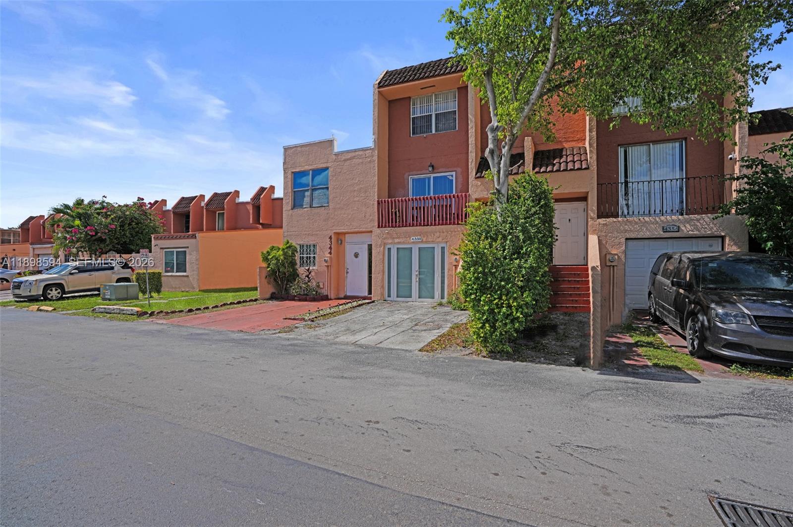 MANGO HILL CONDO NO 2 - Residential